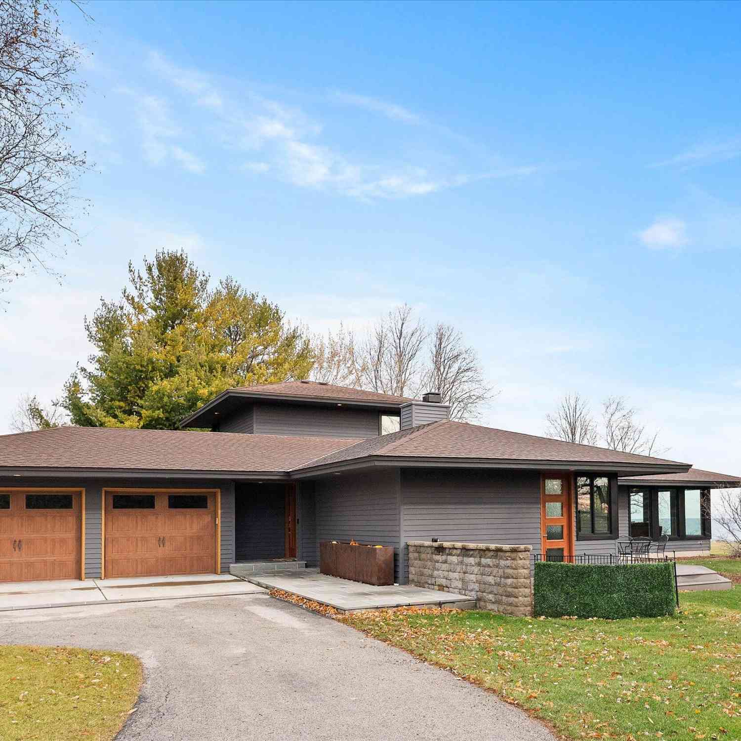 Homes For Sale - 1859 Dynna<br/> Ozaukee County, Port Washington, WI 53024
