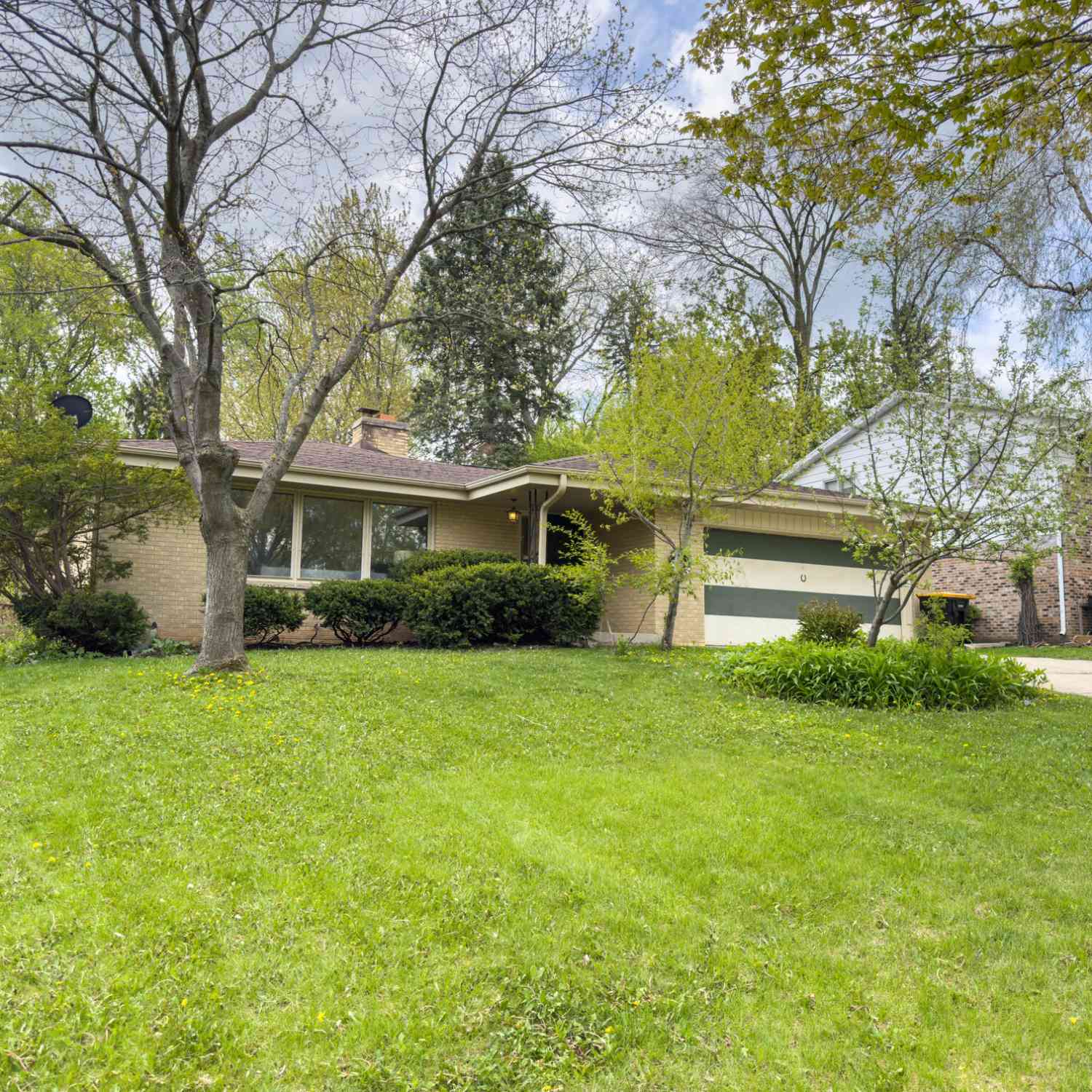 Homes For Sale - 10731 W Keefe<br/> Milwaukee County, Wauwatosa, WI 53222