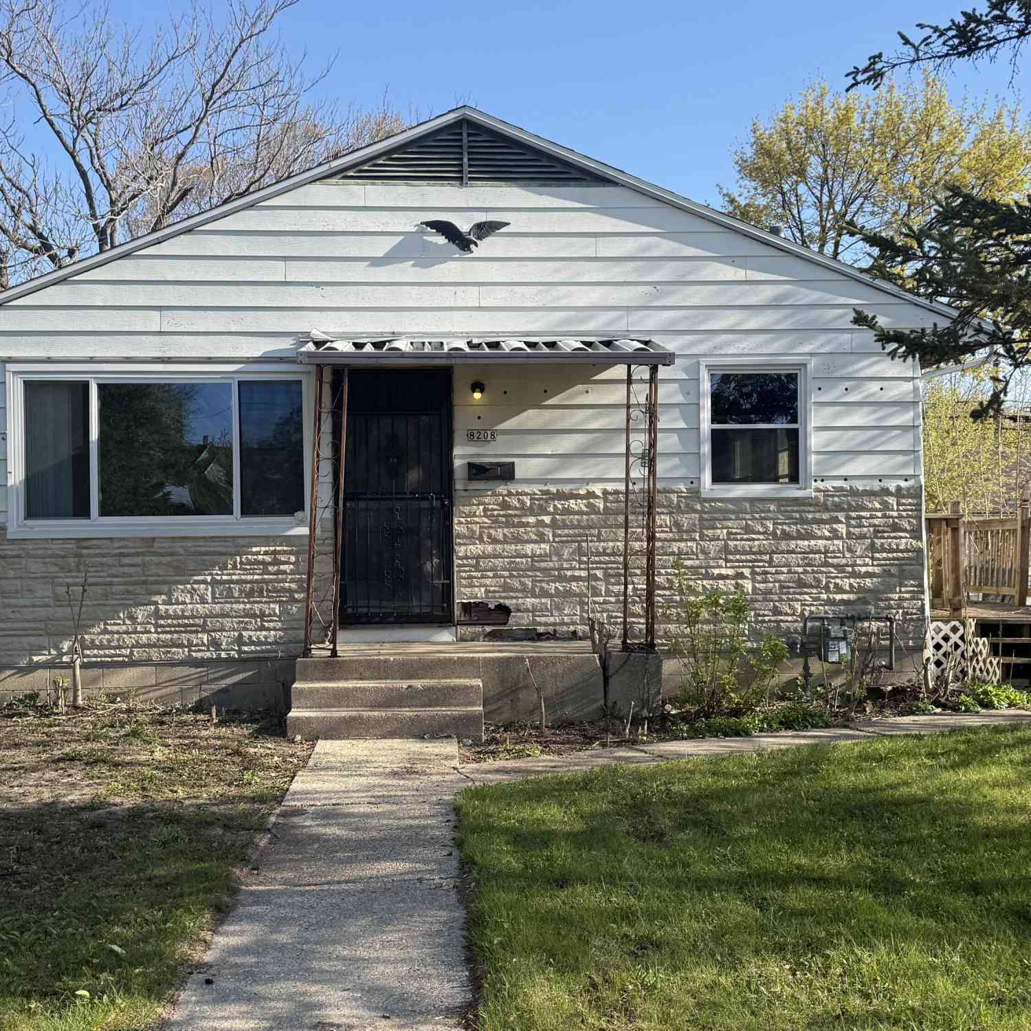 Homes For Sale - 8208 W Keefe<br/> Milwaukee, WI 53222