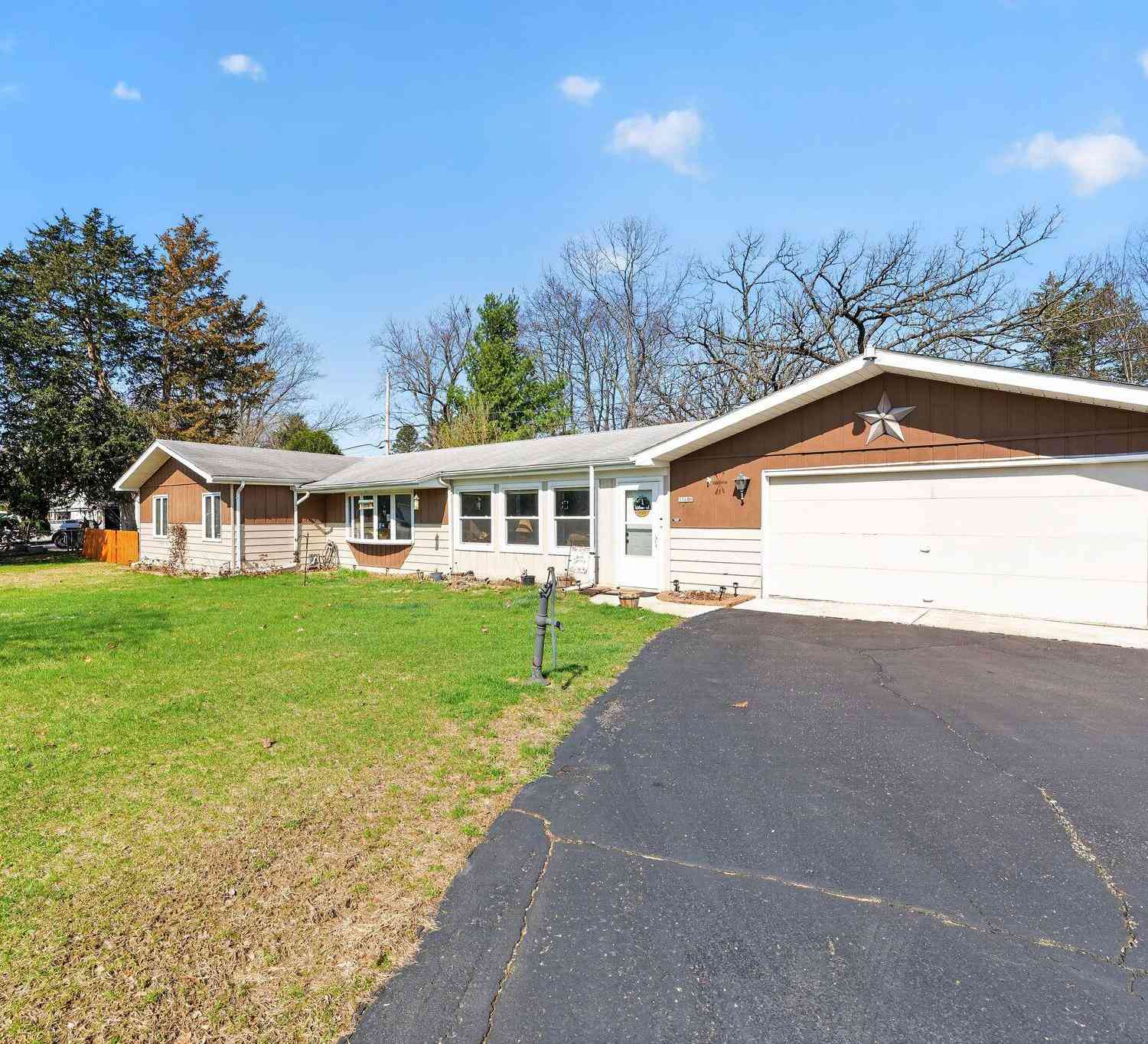 Homes For Sale - 33606 Bohner<br/> Burlington, WI 53105