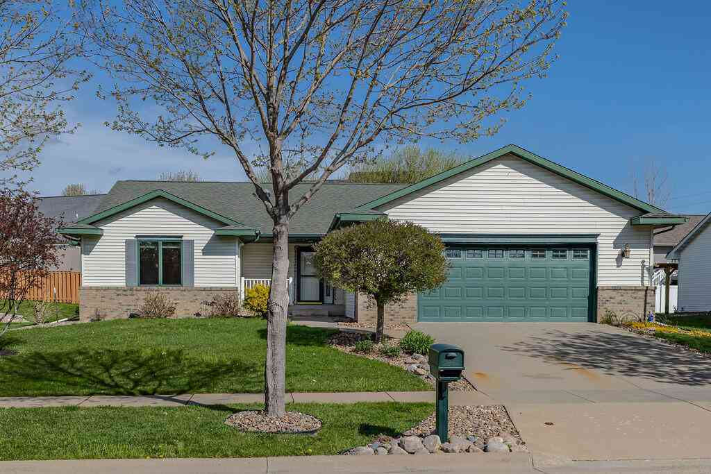 Homes For Sale - 1009 Windhill<br/> Onalaska, WI 54650