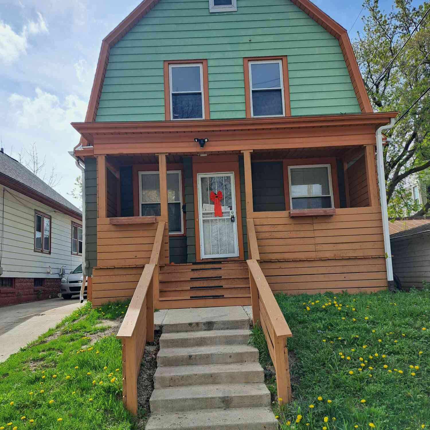 Homes For Sale - 911 N 37th<br/> Milwaukee, WI 53208