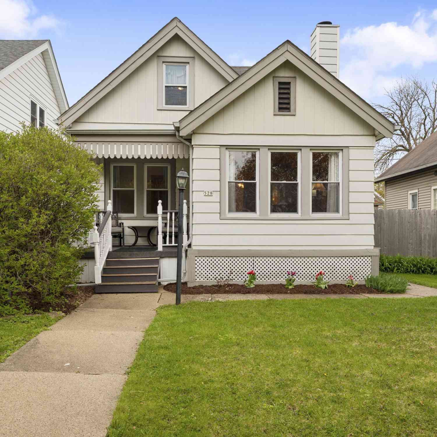 Homes For Sale - 528 S Oak Park<br/> Milwaukee, WI 53214