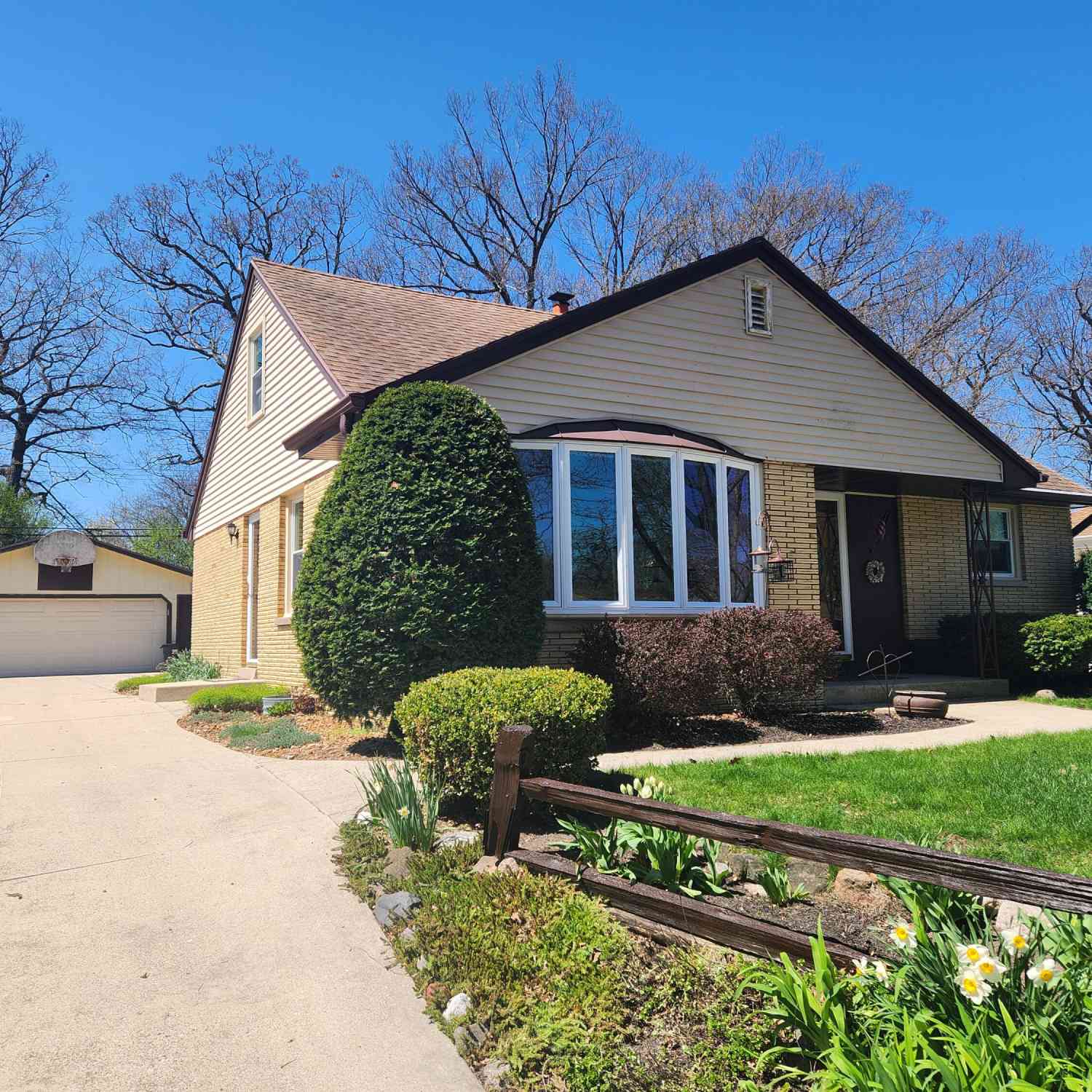 Homes For Sale - 2945 S 104th<br/> West Allis, WI 53227