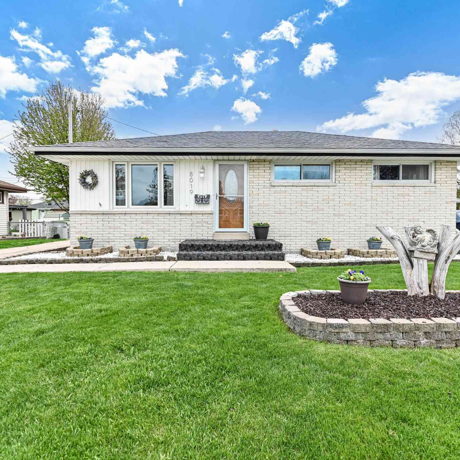 Homes For Sale - 8019 W Norwich<br/> Milwaukee, WI 53220