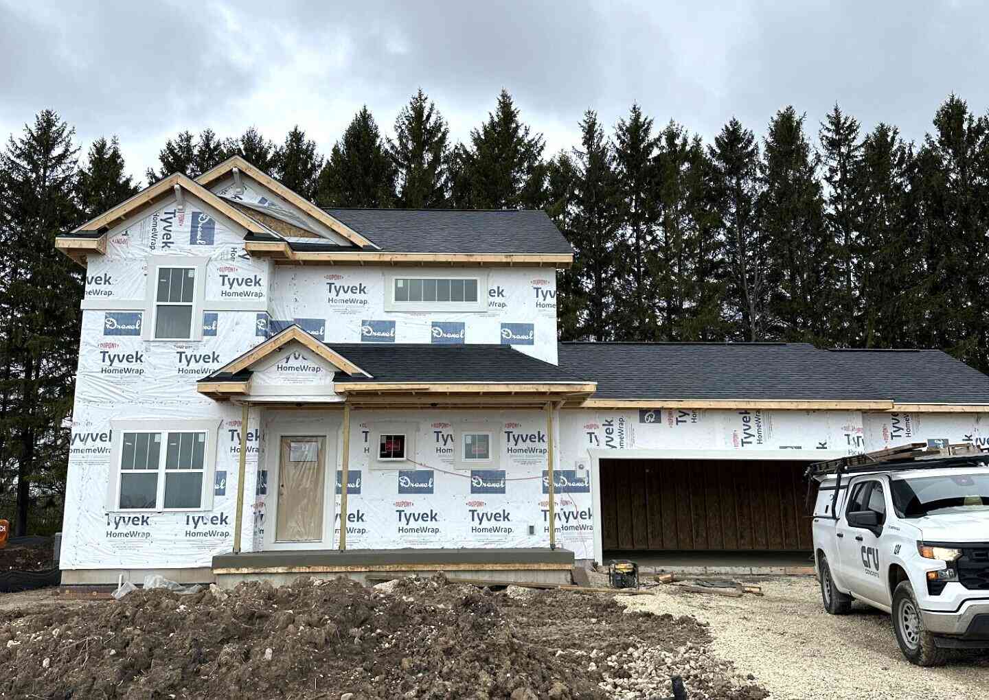 Homes For Sale - 549 Hawks Ridge<br/> Grafton, WI 53024
