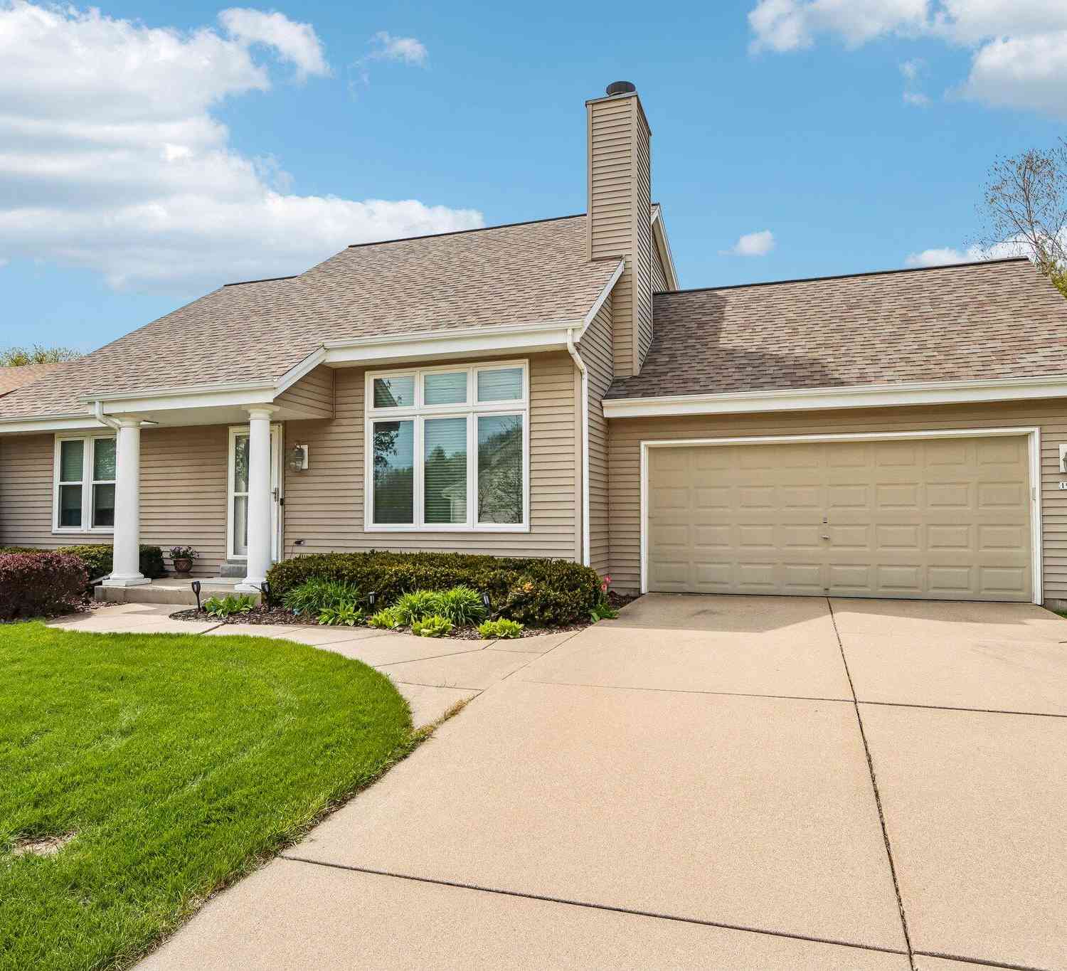 Homes For Sale - 1900 Wexford<br/> Waukesha, WI 53186