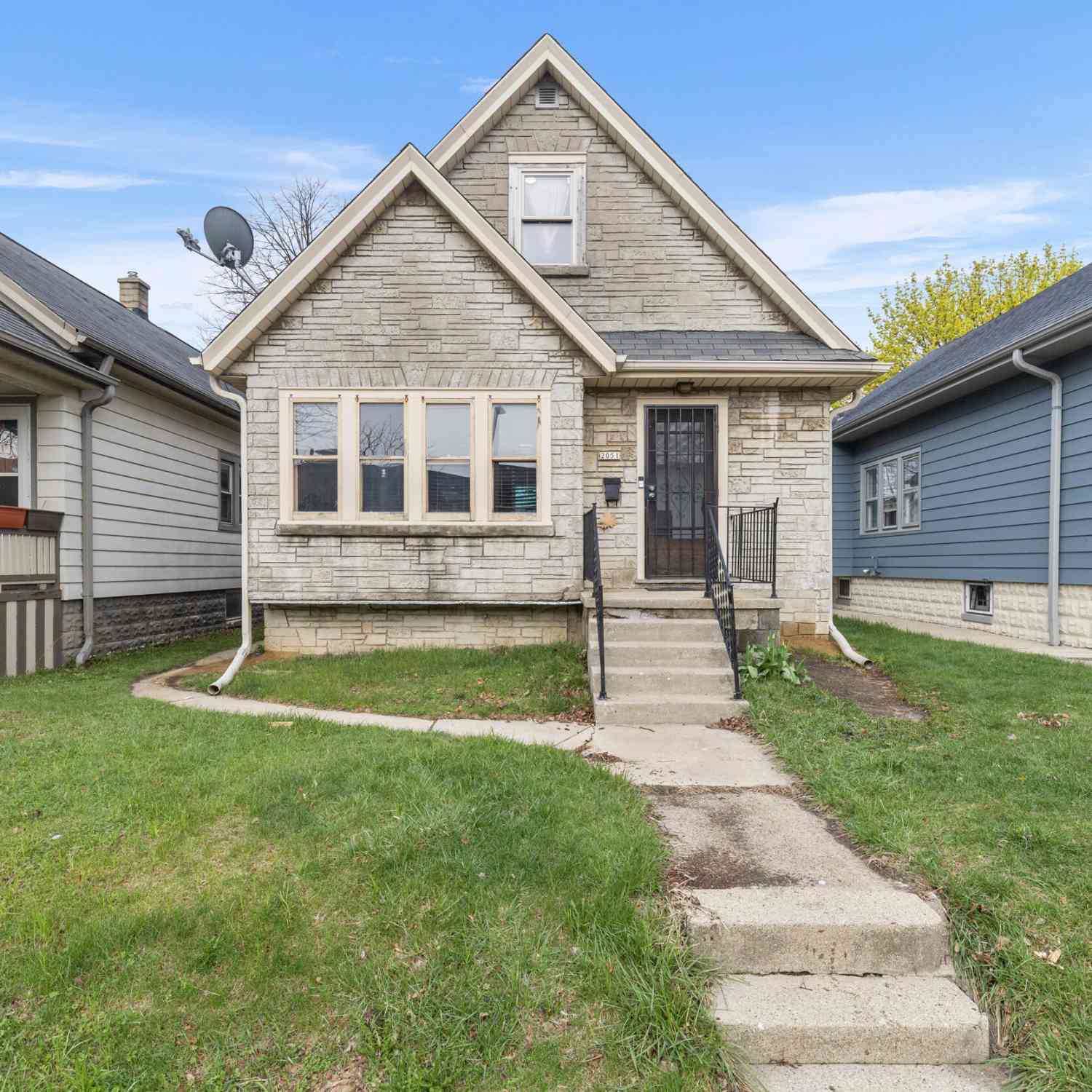Homes For Sale - 2051 S 55th<br/> West Allis, WI 53219