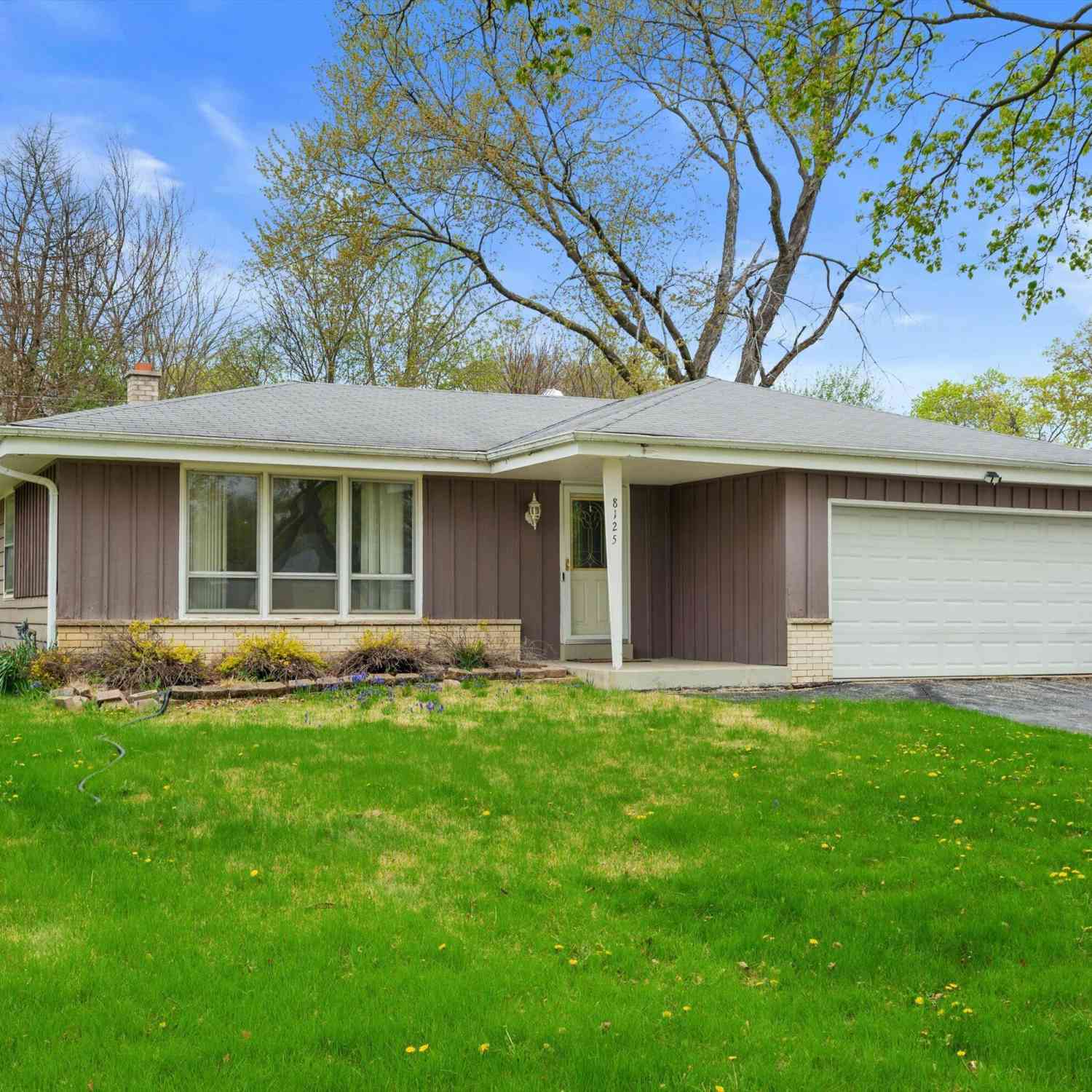 Homes For Sale - 8125 N Celina<br/> Milwaukee, WI 53224