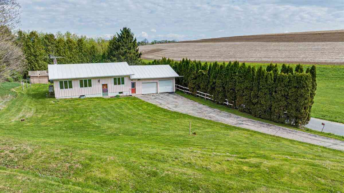 Homes For Sale - S2795 Natwick<br/> Vernon County, Jefferson, WI 54667