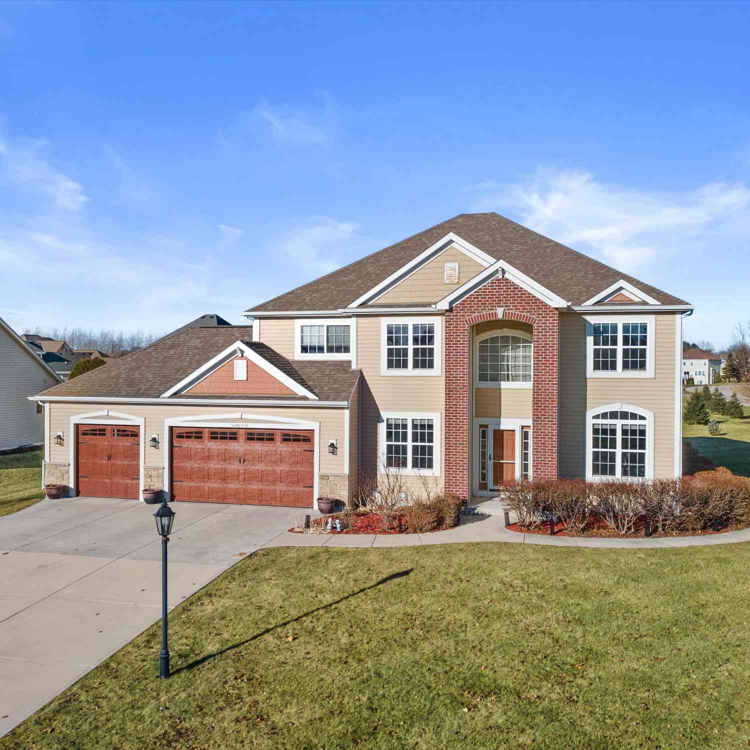 Homes For Sale - N42W22770 Beacon<br/> Pewaukee, WI 53072