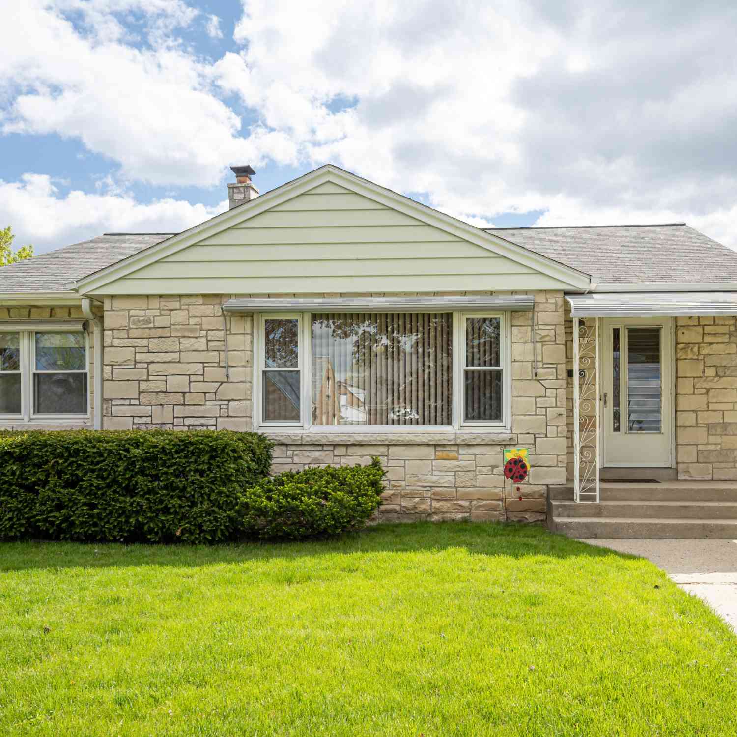 Homes For Sale - 3170 S 36th<br/> Milwaukee, WI 53215