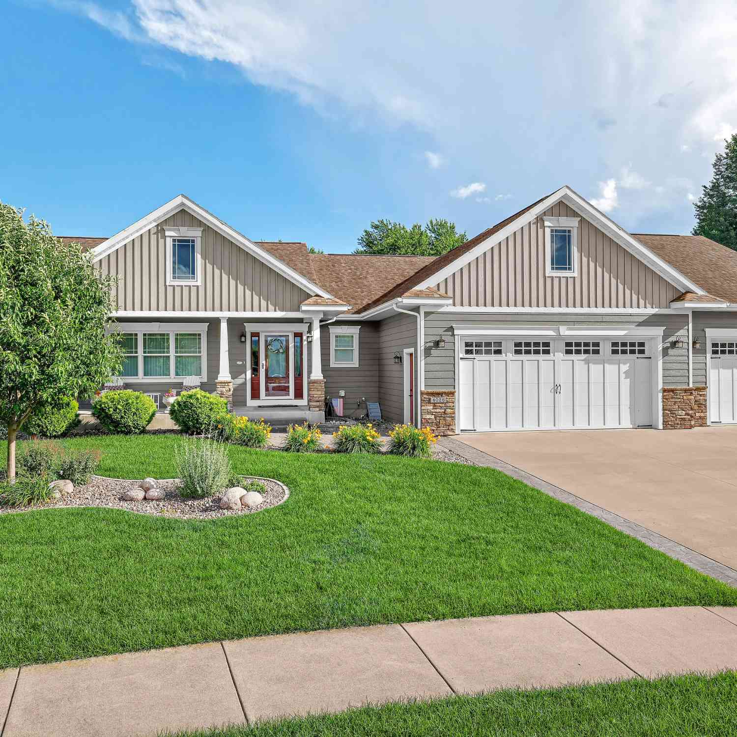 Homes For Sale - 4026 Pineview<br/> Onalaska, WI 54650