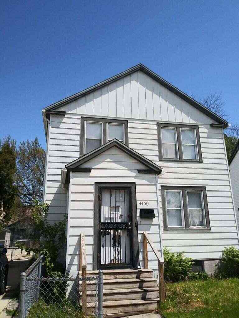 Homes For Sale - 4450 N 25th<br/> Milwaukee, WI 53209