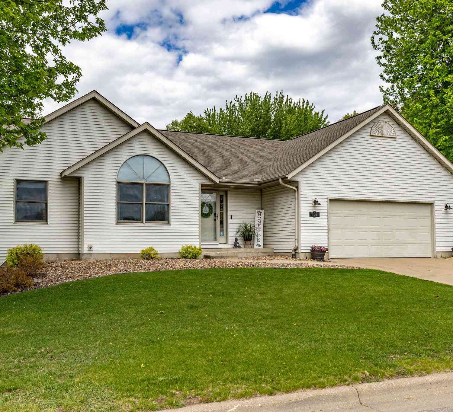 Homes For Sale - 701 Capitol<br/> Holmen, WI 54636