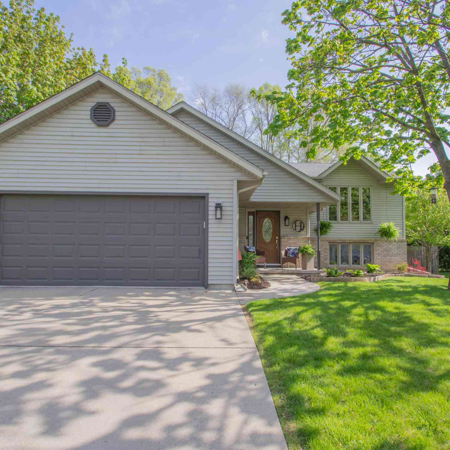 Homes For Sale - 509 Mary Knoll<br/> Watertown, WI 53098