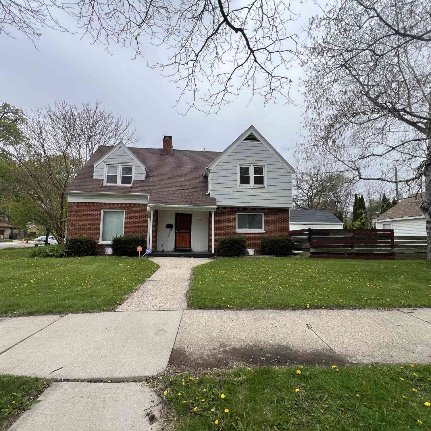 Homes For Sale - 3806 W Hope<br/> Milwaukee, WI 53216