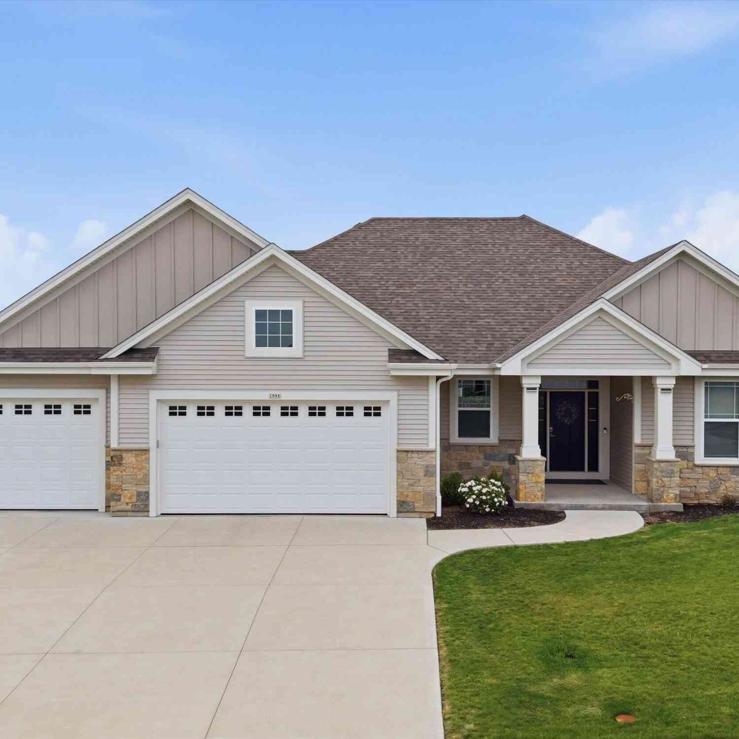 Homes For Sale - 2046 E Omaha<br/> Grafton, WI 53024