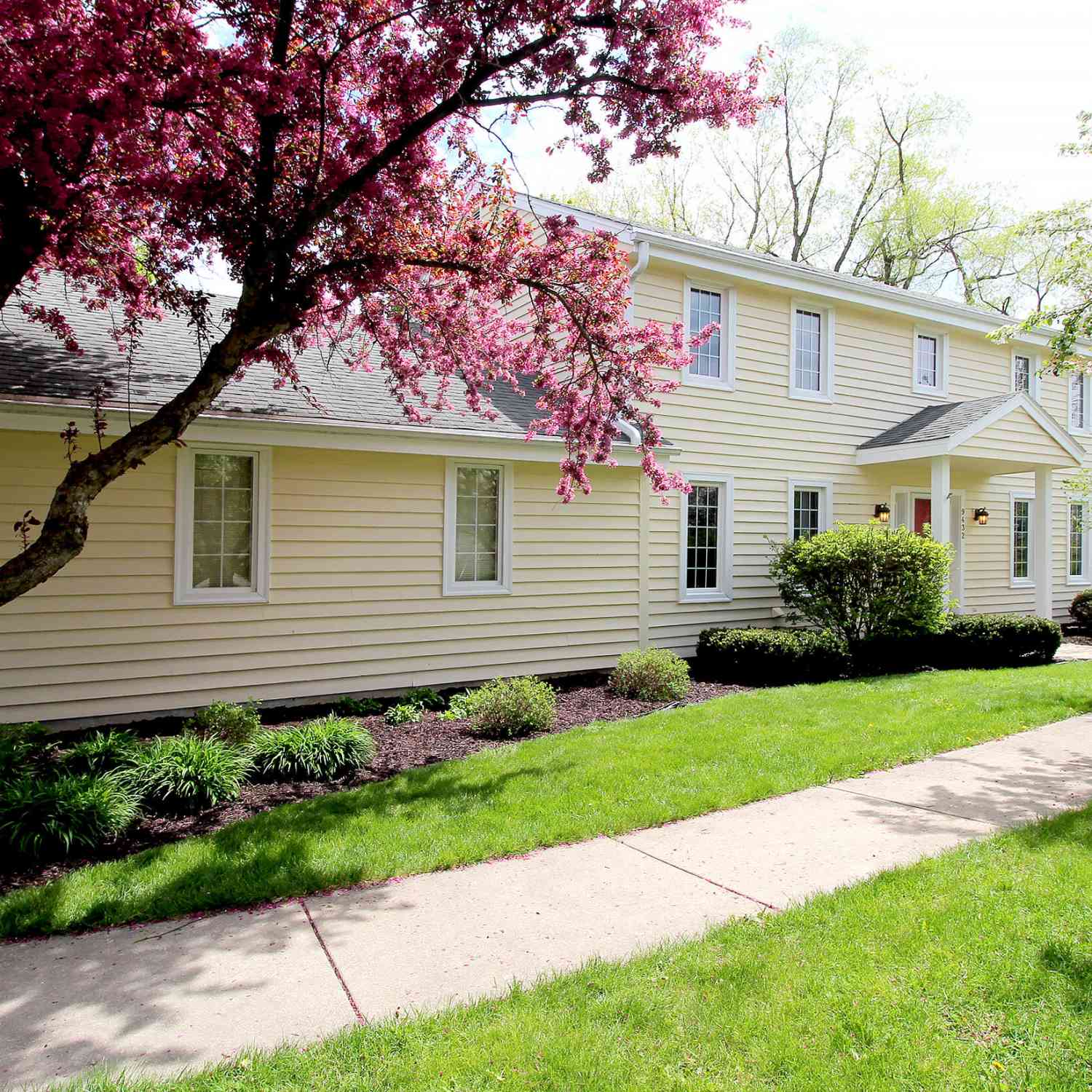 Homes For Sale - 9432 W Stanford<br/> Ozaukee County, Mequon, WI 53097