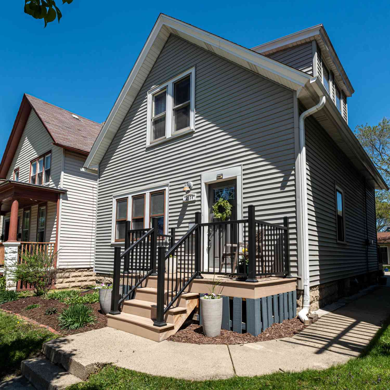 Homes For Sale - 2138 S Allis<br/> Milwaukee, WI 53207