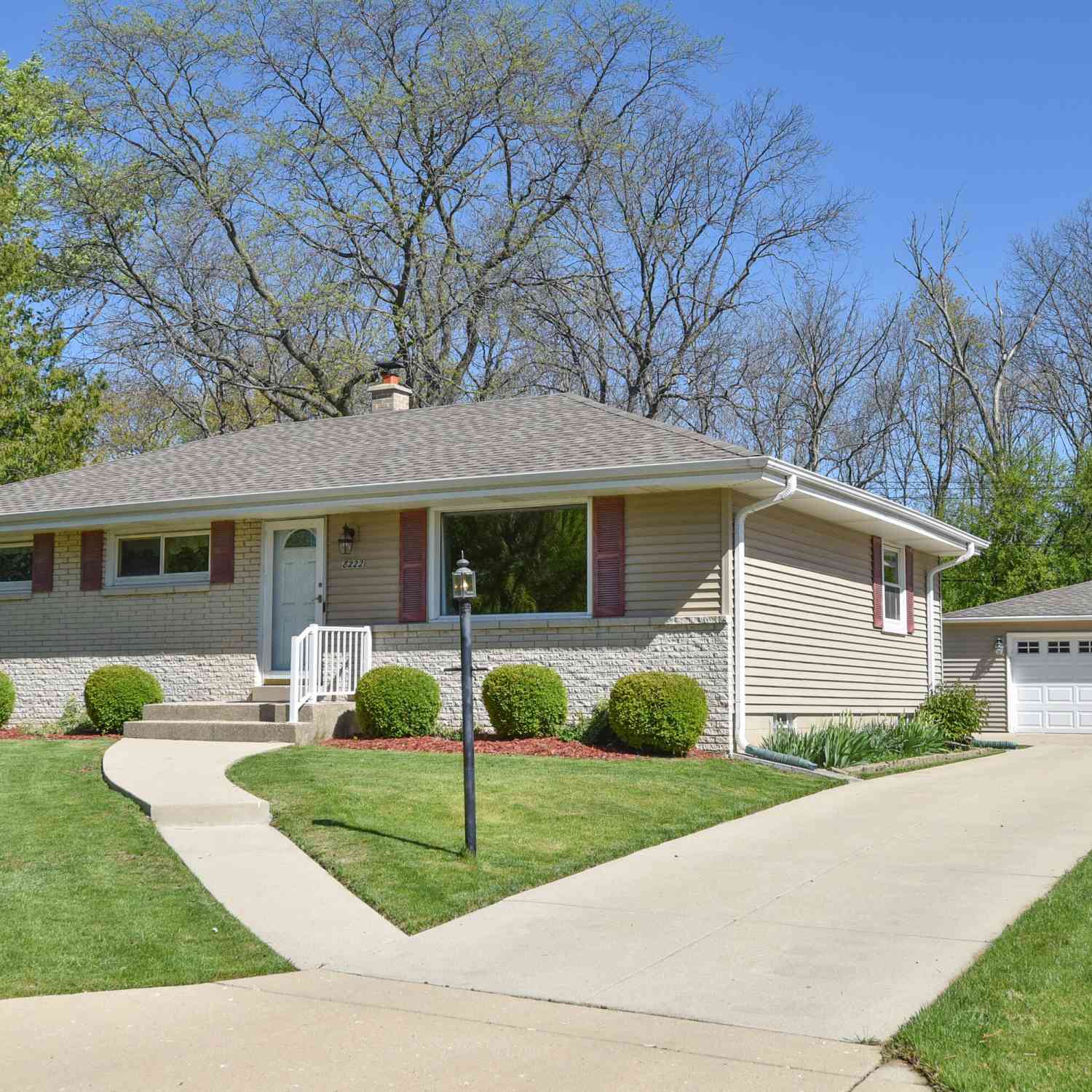 Homes For Sale - 8222 W Norwich<br/> Greenfield, WI 53220
