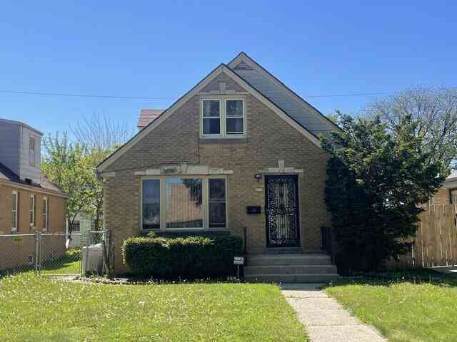 Homes For Sale - 4915 N 66th<br/> Milwaukee, WI 53218