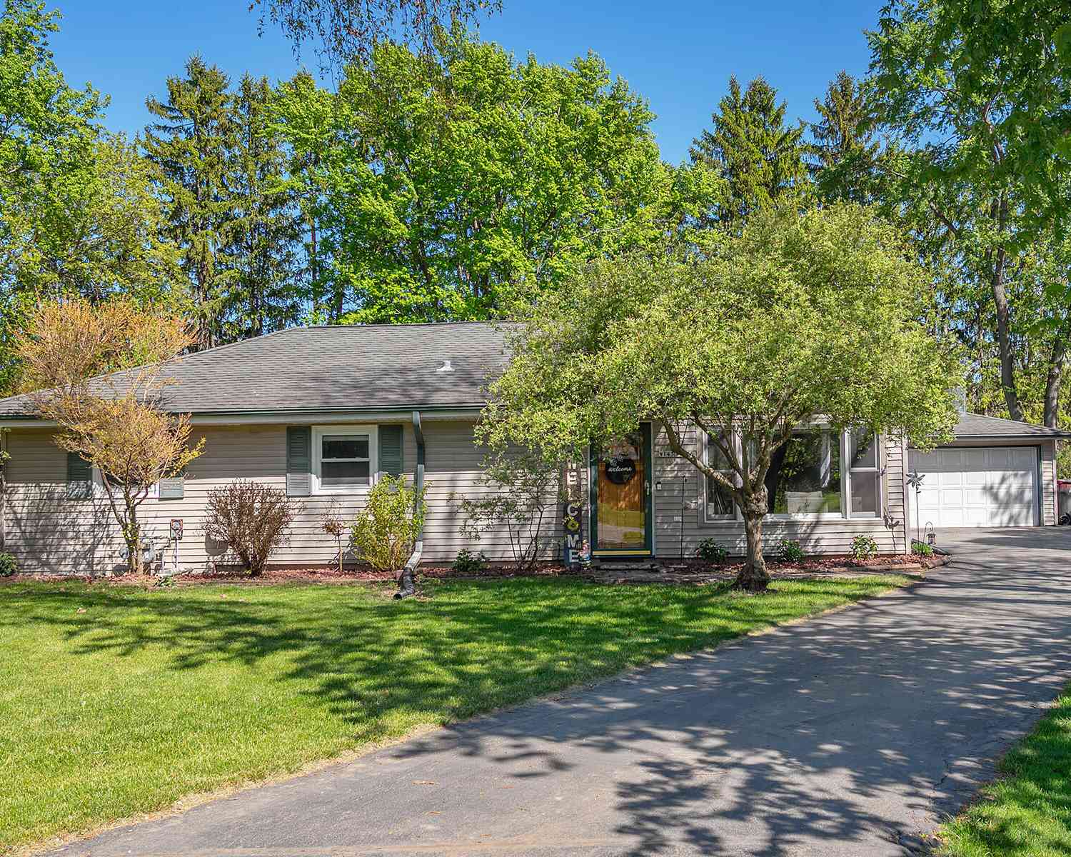 Homes For Sale - W143S7066 Belmont<br/> Muskego, WI 53150