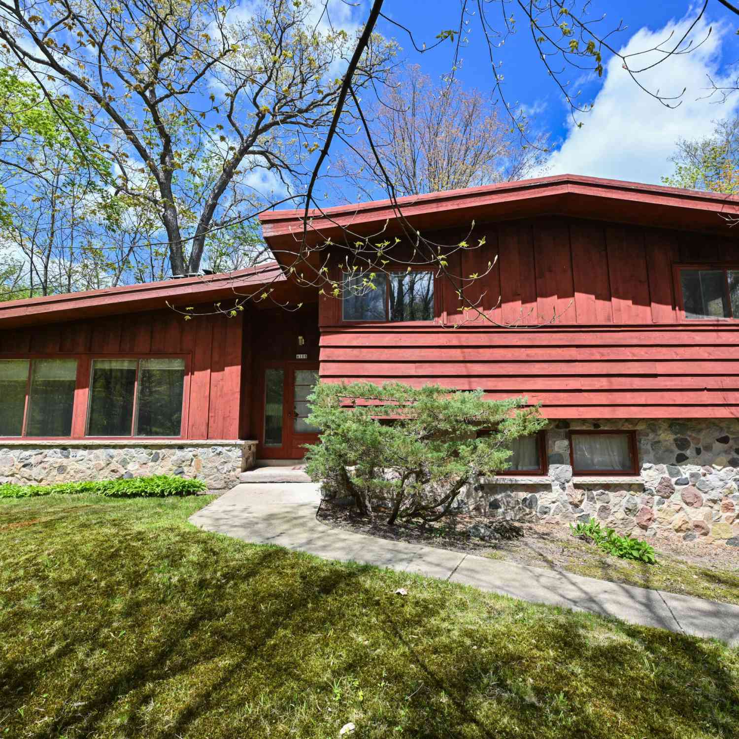 Homes For Sale - 4108 W Woodward<br/> Franklin, WI 53132