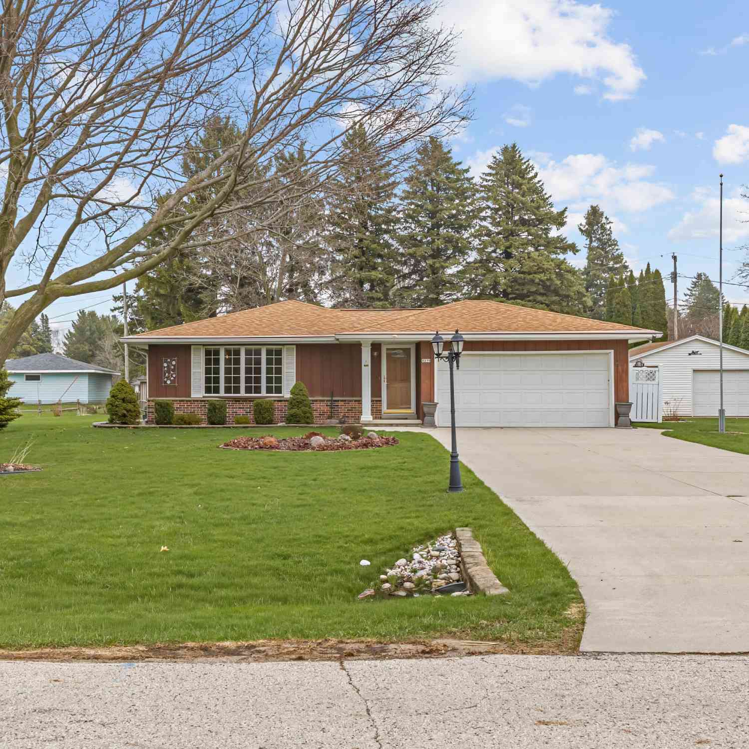 Homes For Sale - 4319 N 50th<br/> Sheboygan County, Sheboygan, WI 53083