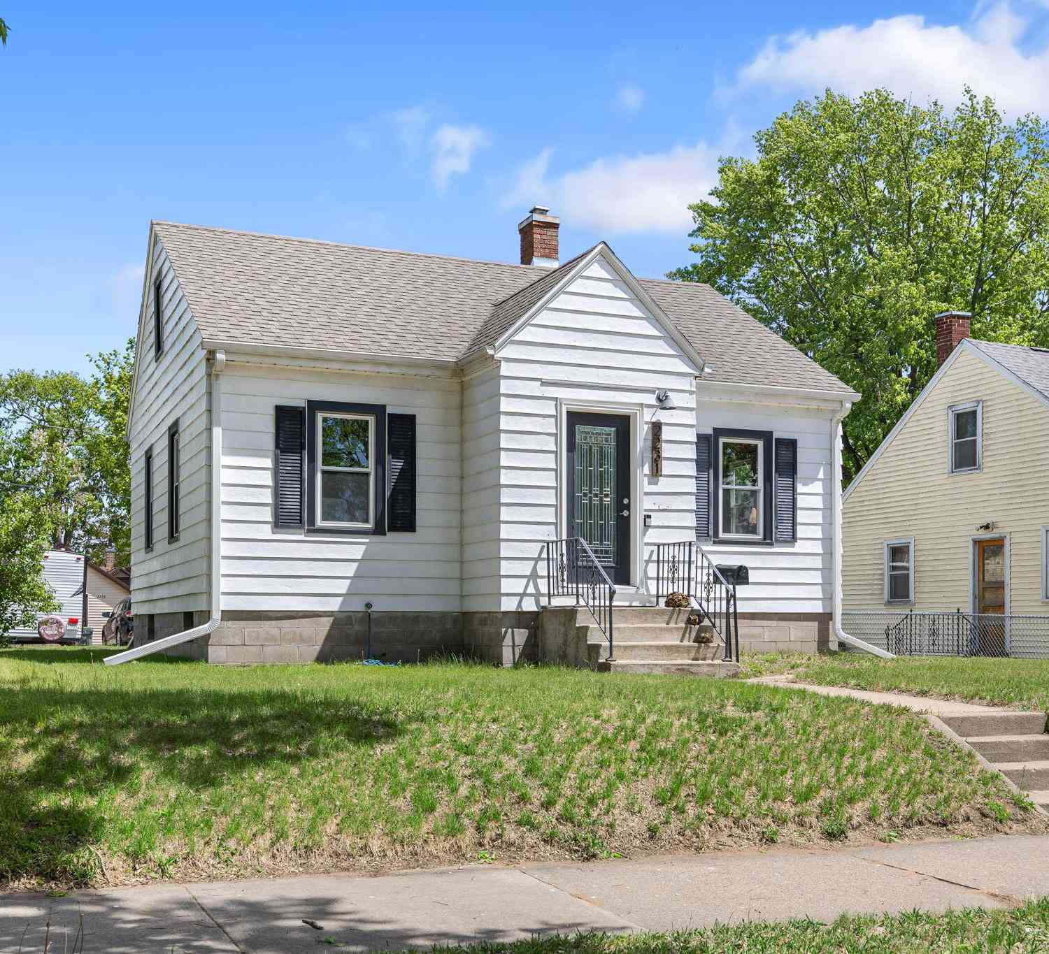 Homes For Sale - 2231 14th<br/> La Crosse, WI 54601