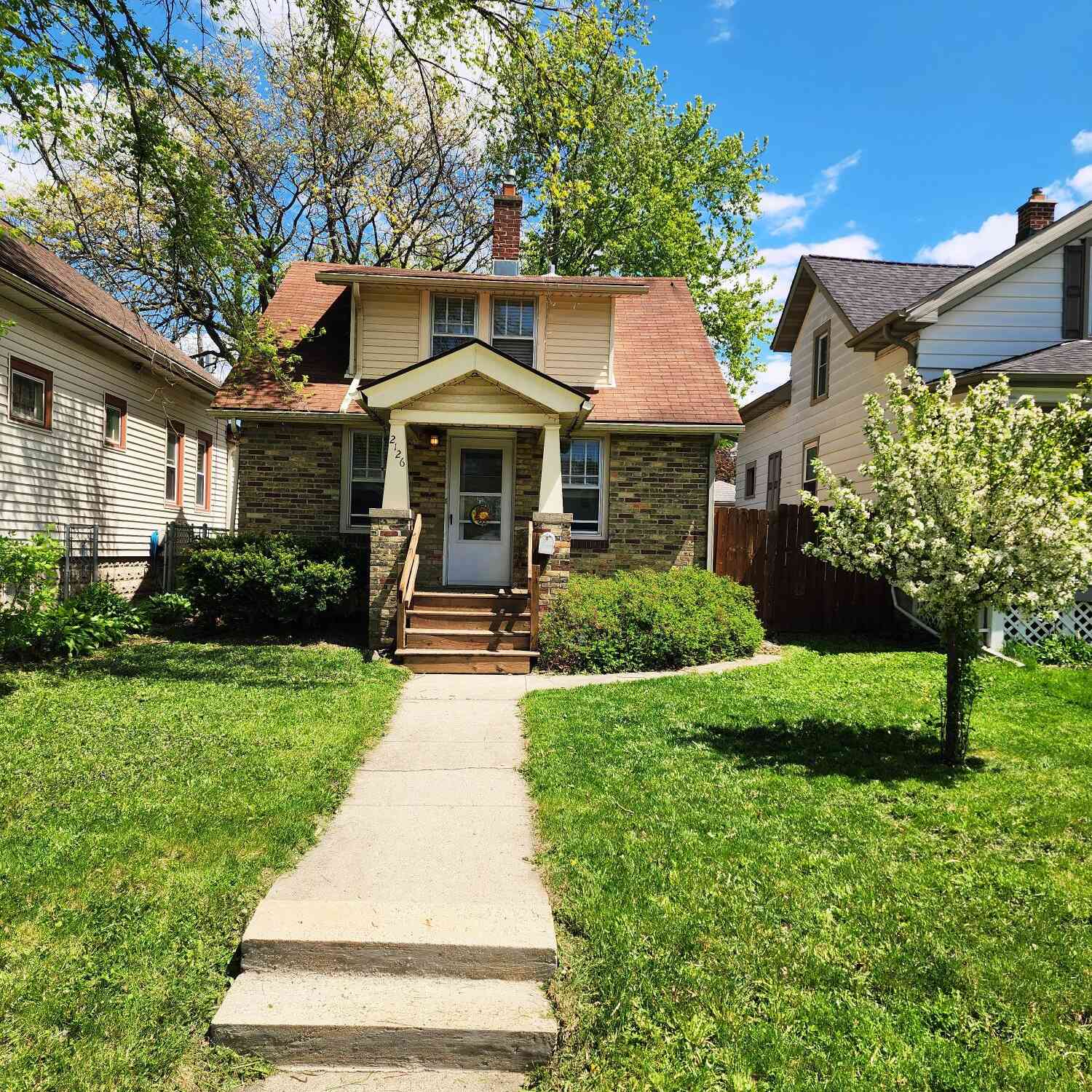 Homes For Sale - 2126 S 77th<br/> West Allis, WI 53219