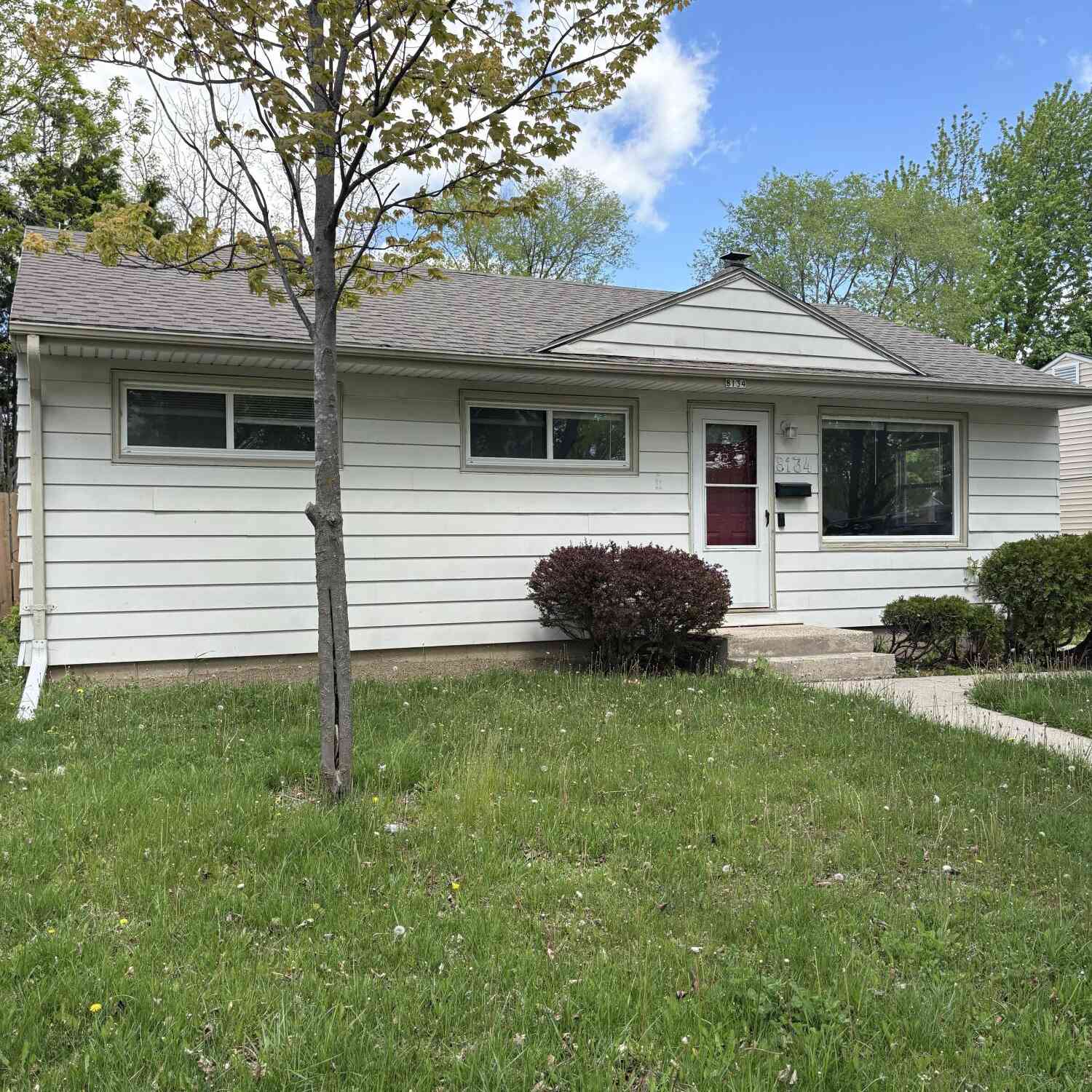 Homes For Sale - 8134 W Herbert<br/> Milwaukee, WI 53218