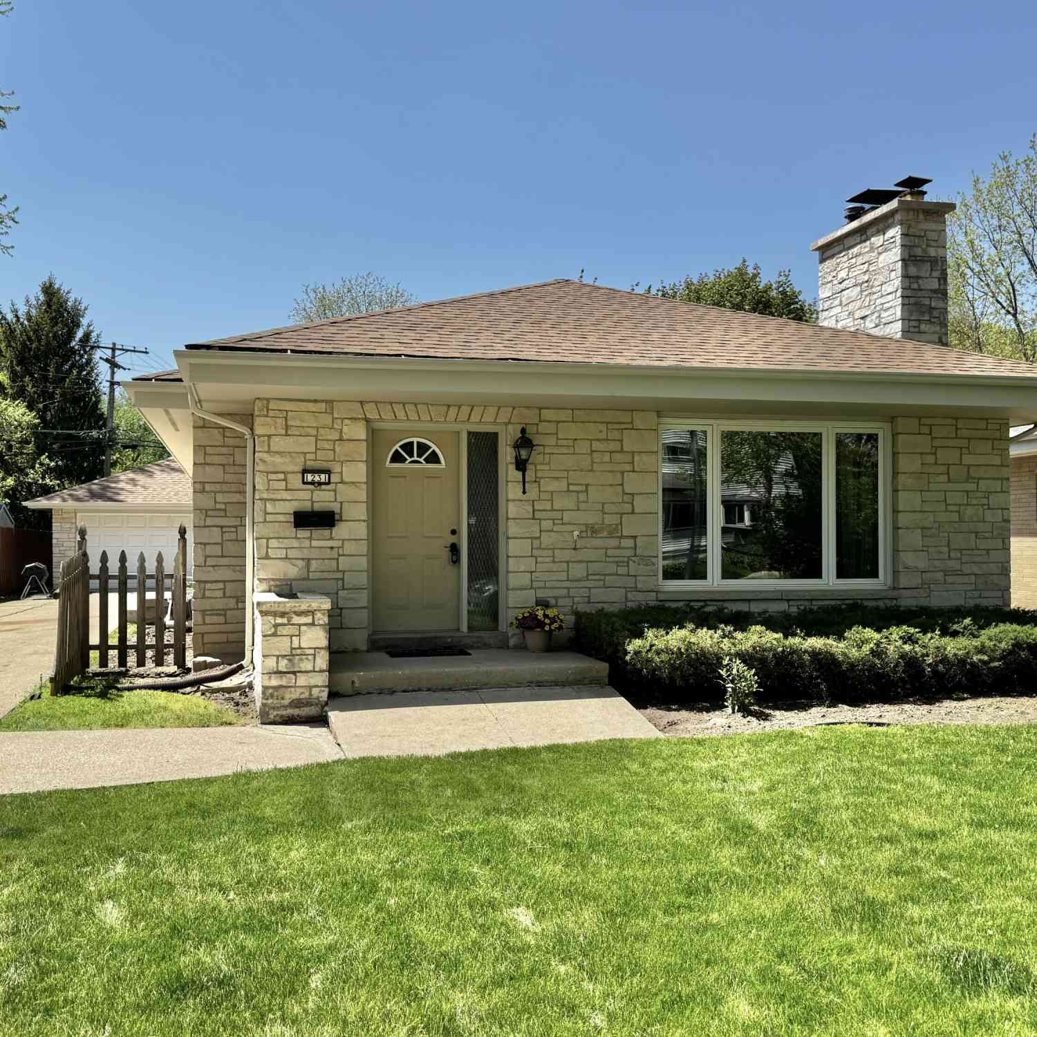 Homes For Sale - 1231 S 118th<br/> West Allis, WI 53214