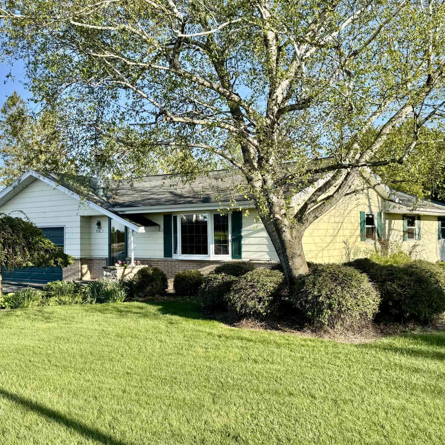 Homes For Sale - N96W19827 County Line<br/> Menomonee Falls, WI 53051
