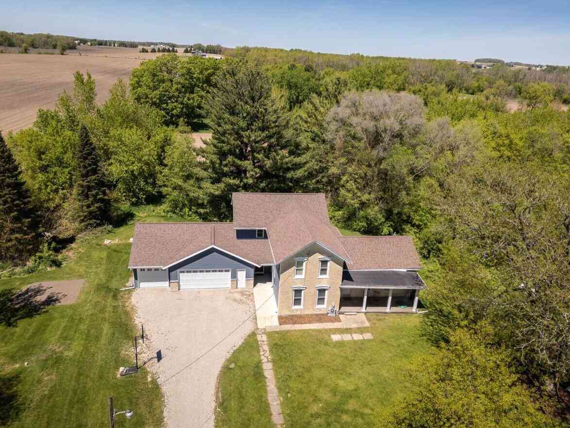 Homes For Sale - W5090 Navan<br/> Jefferson County, Watertown, WI 53094
