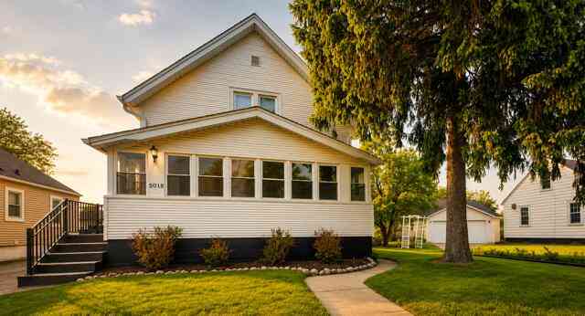 Homes For Sale - 5018 33rd<br/> Kenosha, WI 53144