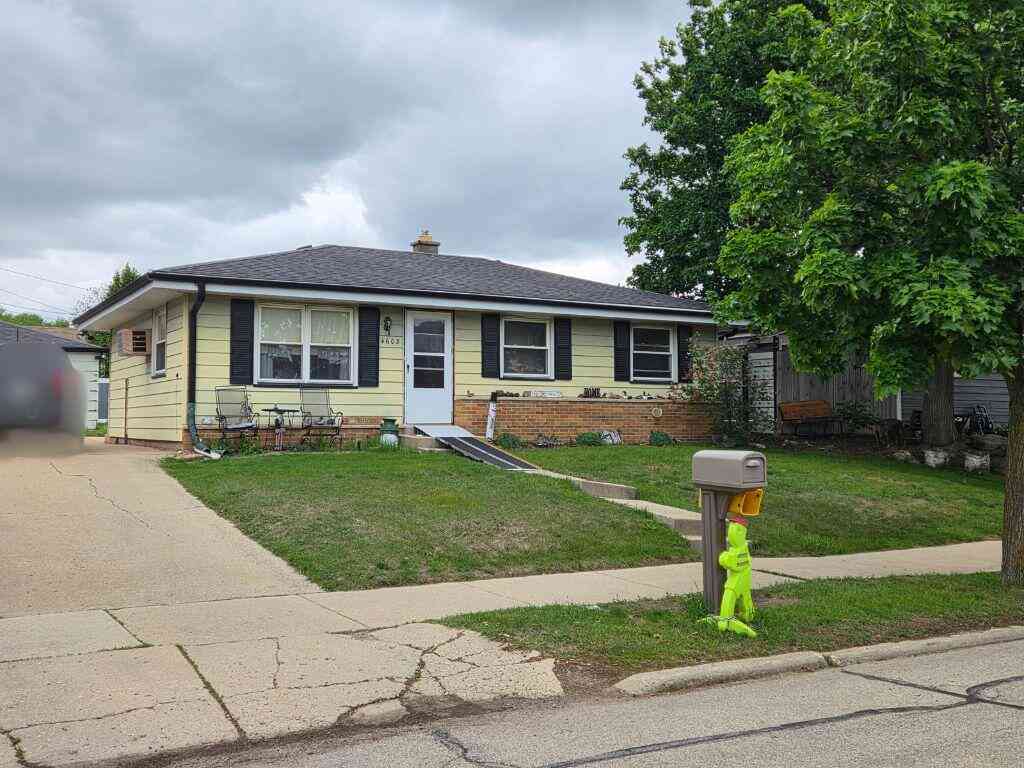 Homes For Sale - 4608 39th<br/> Kenosha, WI 53144