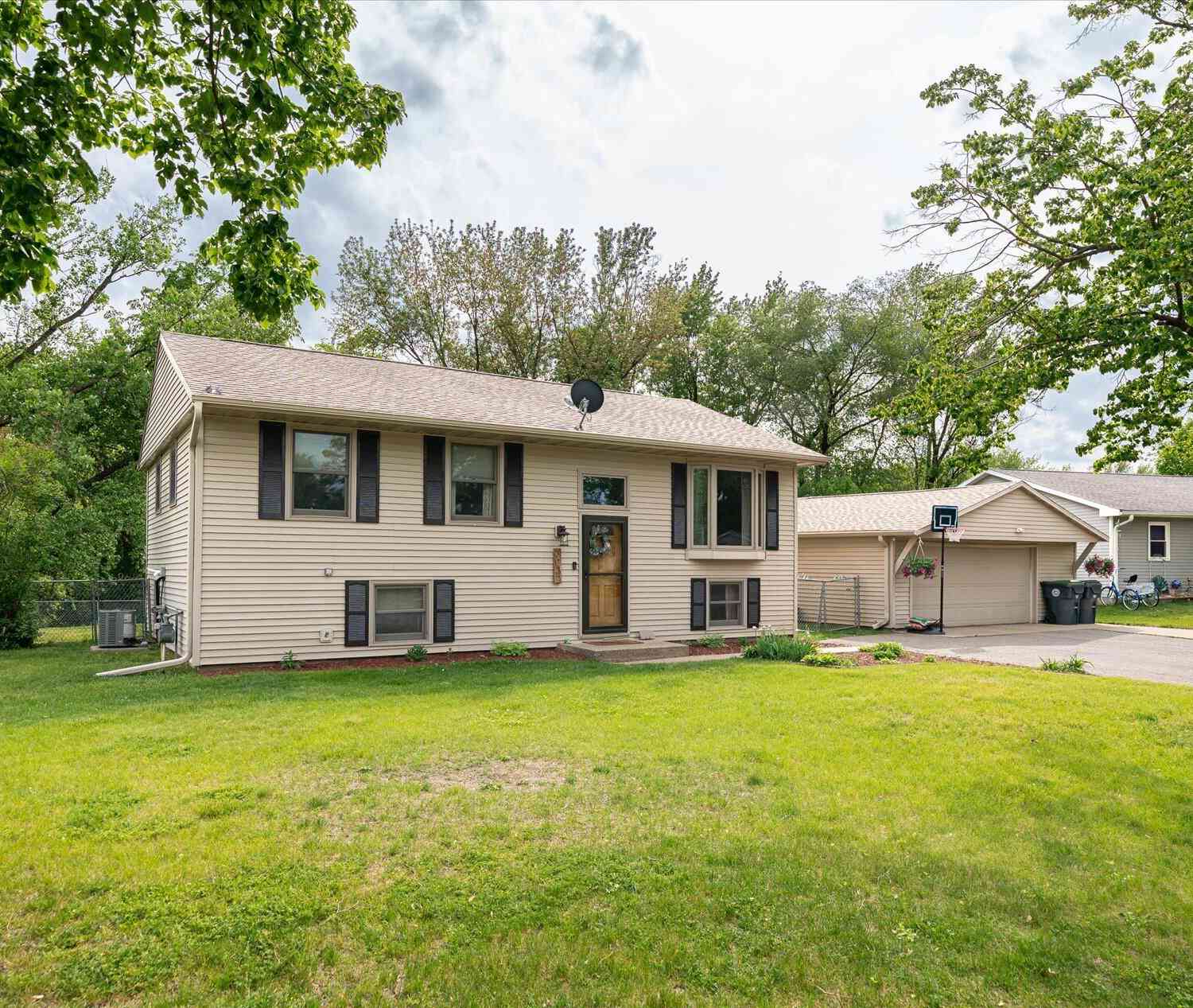 Homes For Sale - 3032 Marion<br/> La Crosse, WI 54601