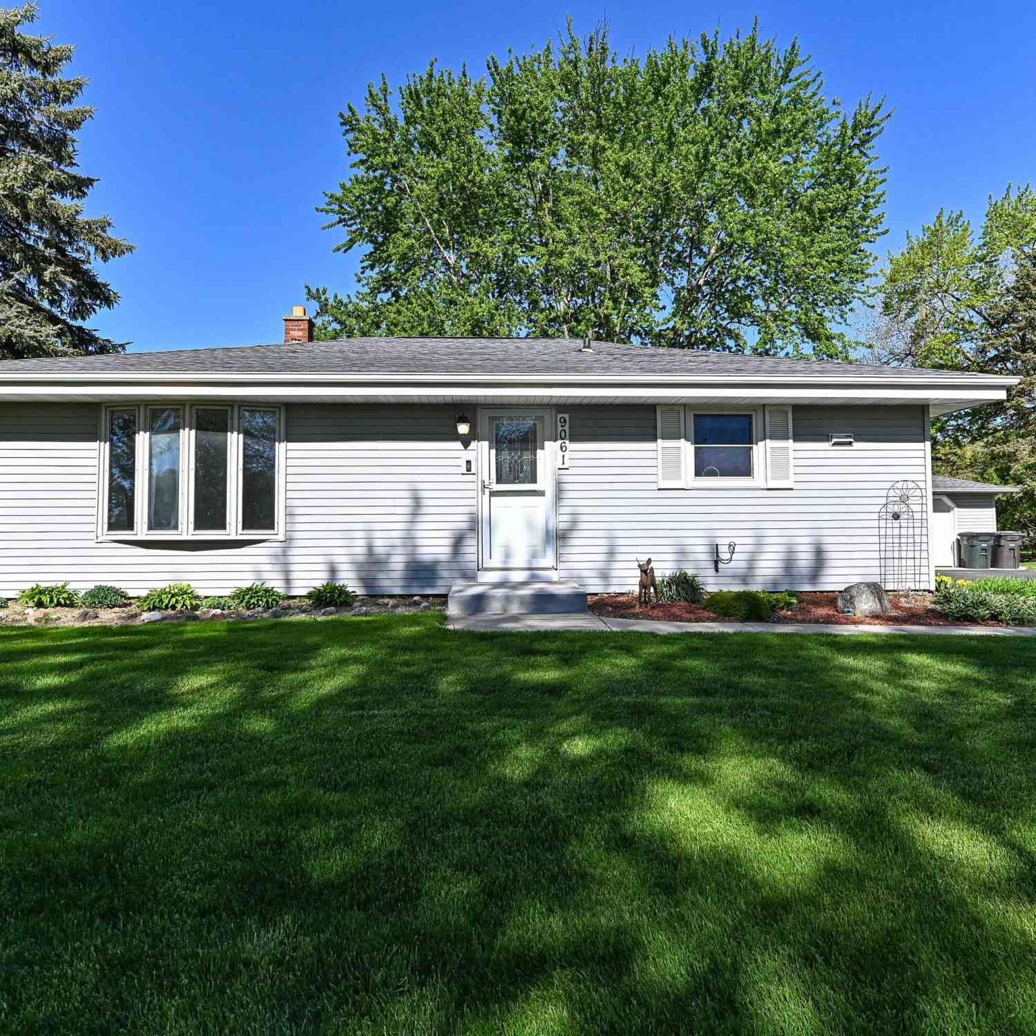Homes For Sale - 9061 S 83rd<br/> Franklin, WI 53132
