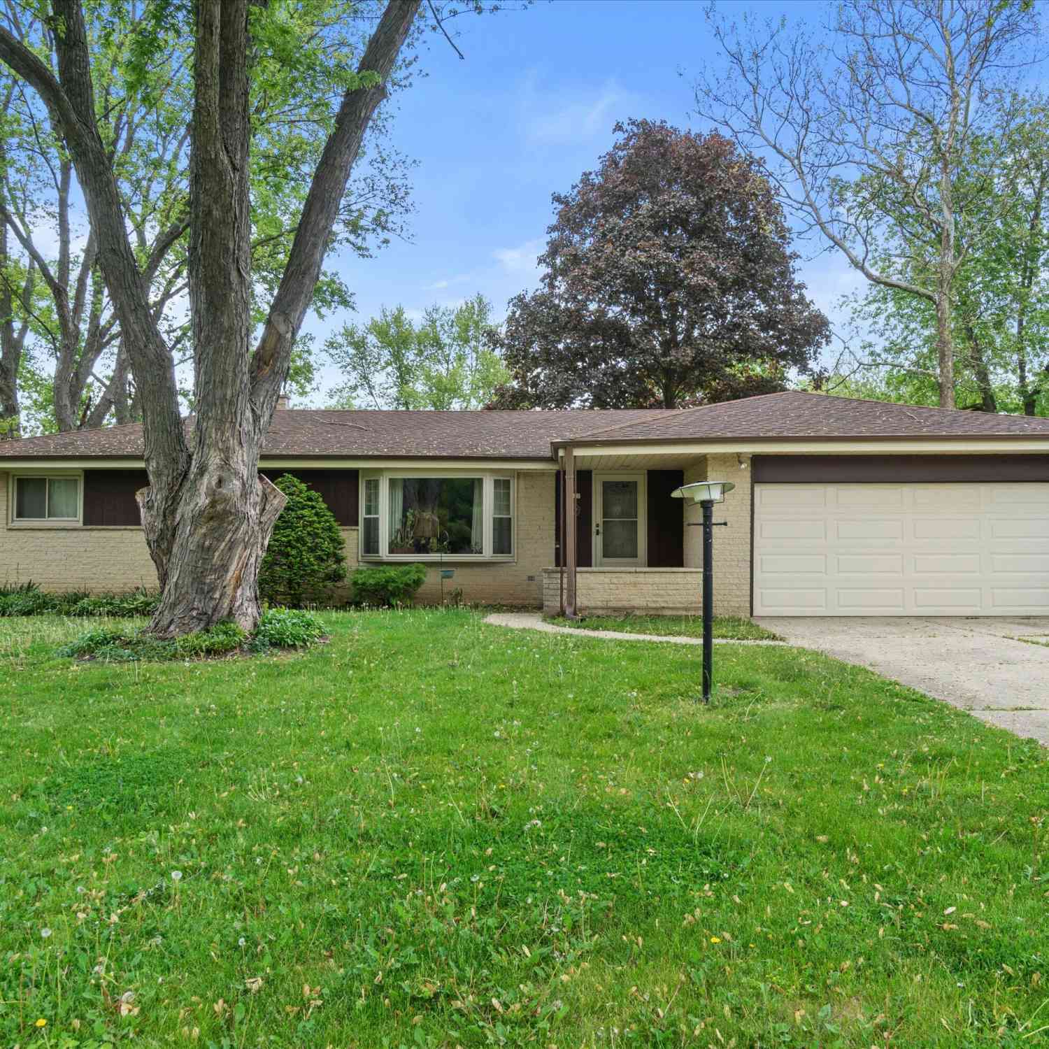 Homes For Sale - 3210 S Ventura<br/> New Berlin, WI 53151