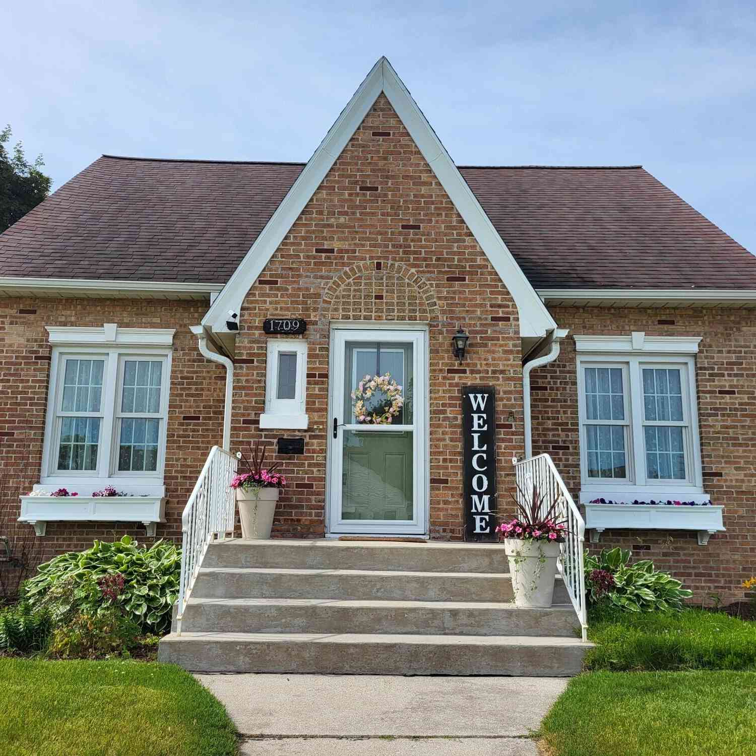 Homes For Sale - 1709 Waldo<br/> Manitowoc, WI 54220
