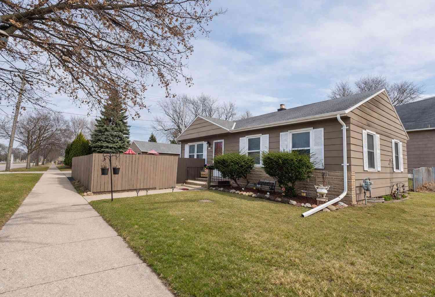 Homes For Sale - 3425 W Morgan<br/> Milwaukee, WI 53221