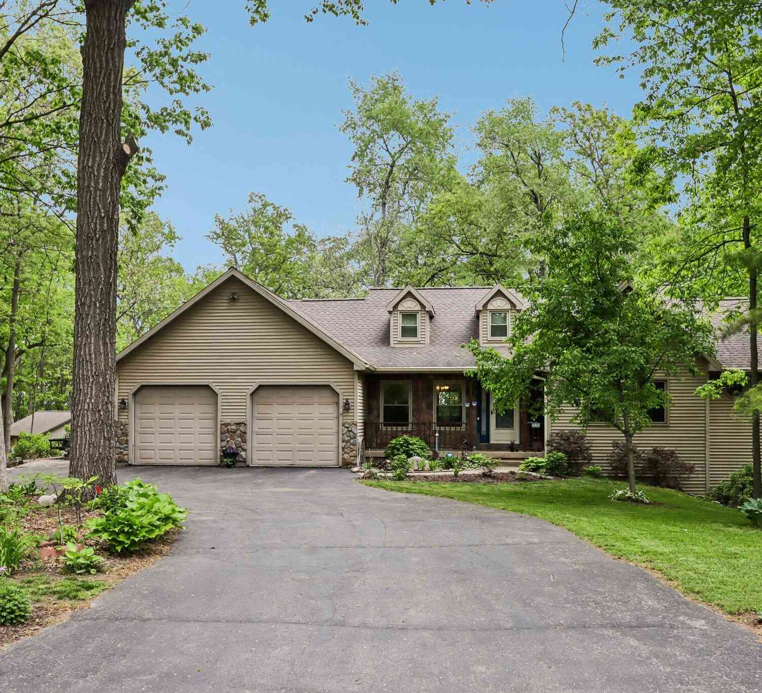 Homes For Sale - 355 Maple Heights<br/> Dane County, Medina, WI 53559