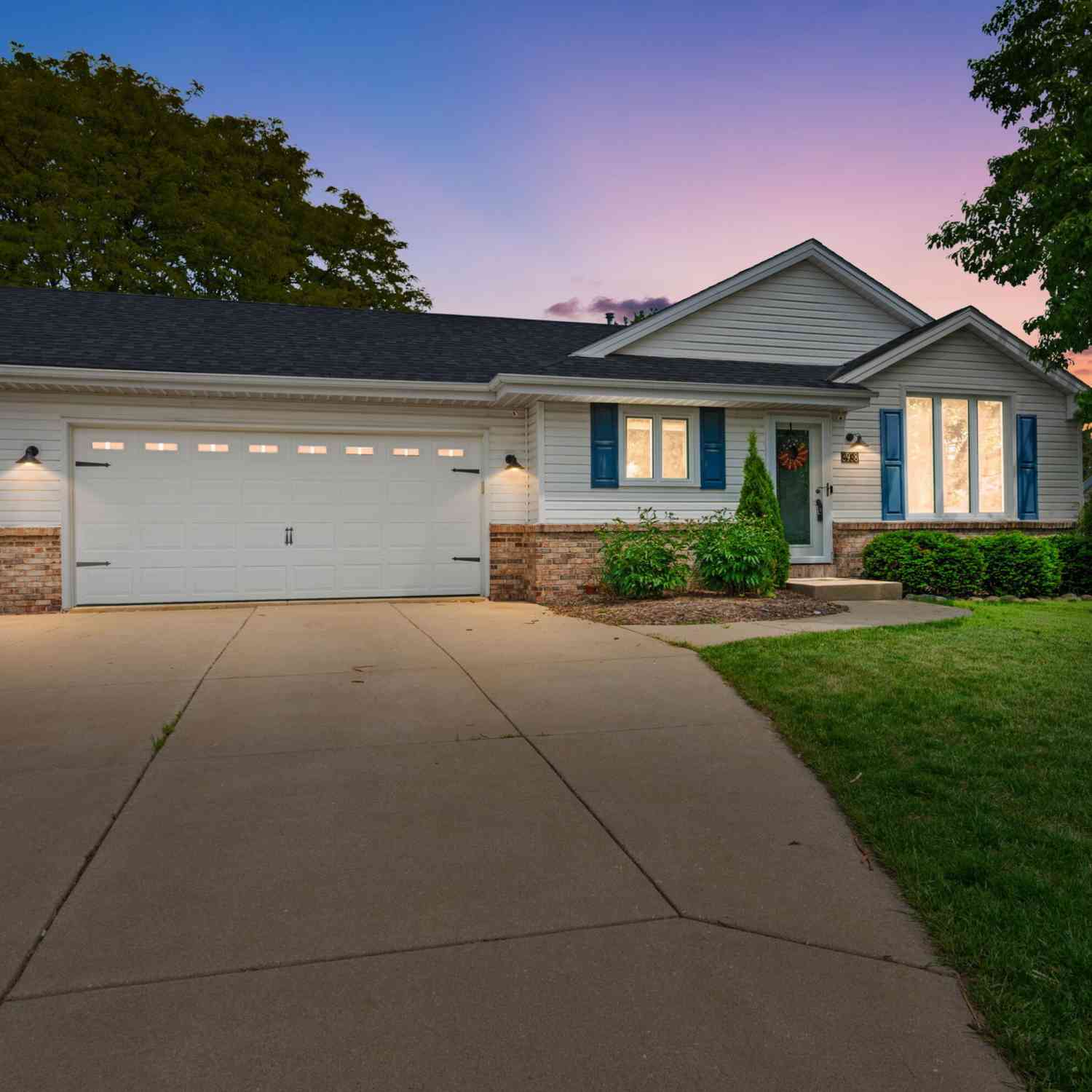 Homes For Sale - 3938 W Minnesota<br/> Franklin, WI 53132