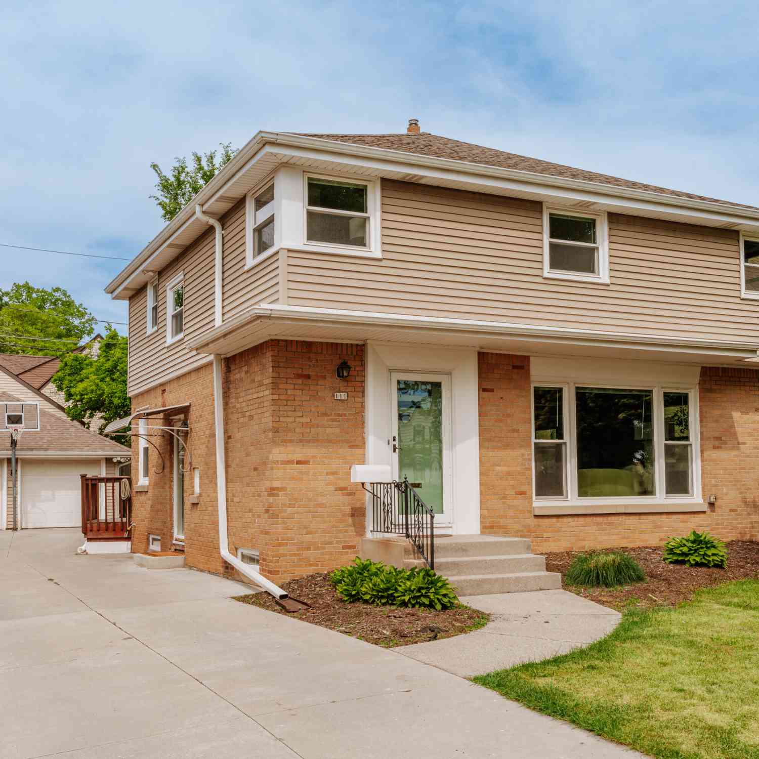 Homes For Sale - 111 N 85th<br/> Wauwatosa, WI 53226