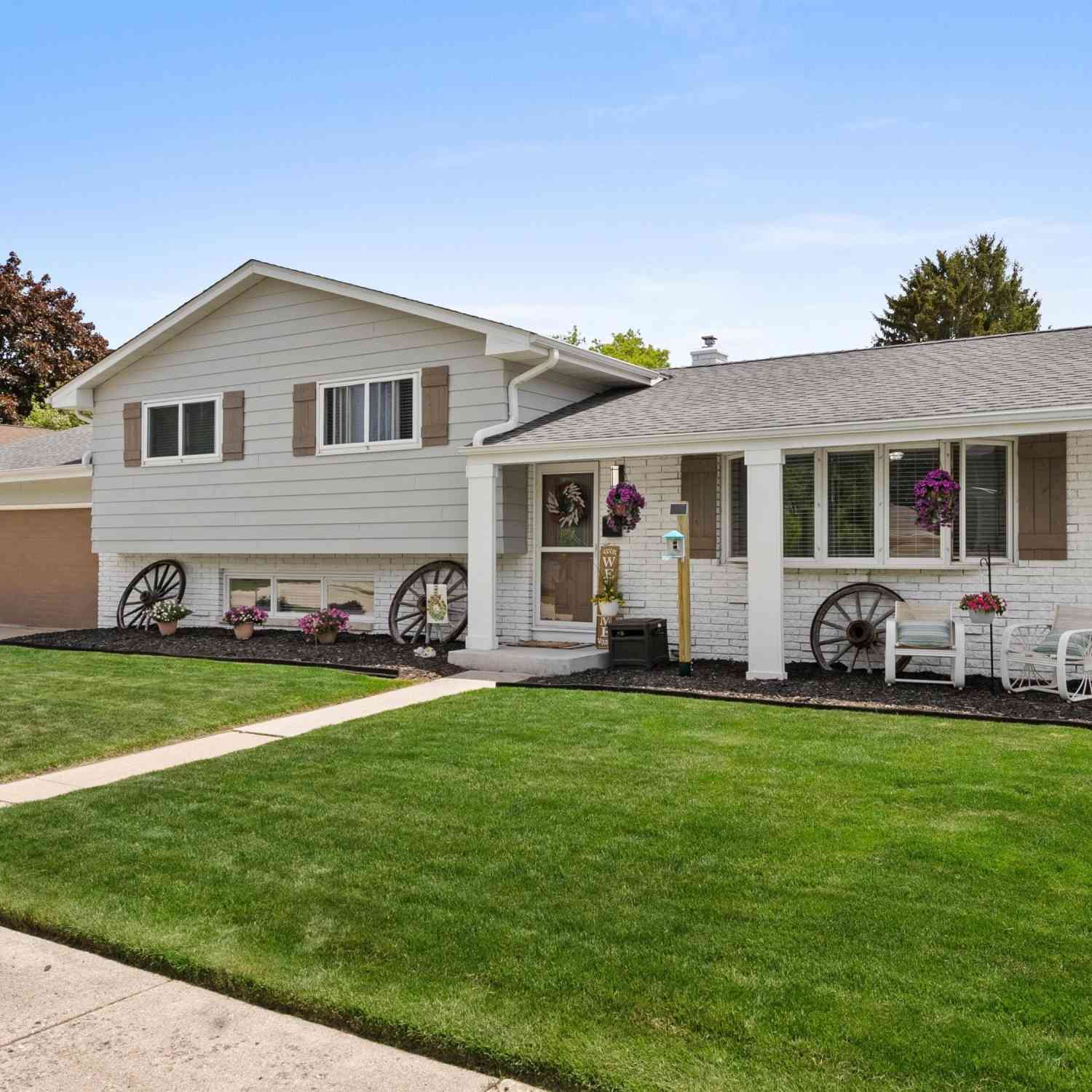 Homes For Sale - 3813 S 13th<br/> Sheboygan, WI 53081
