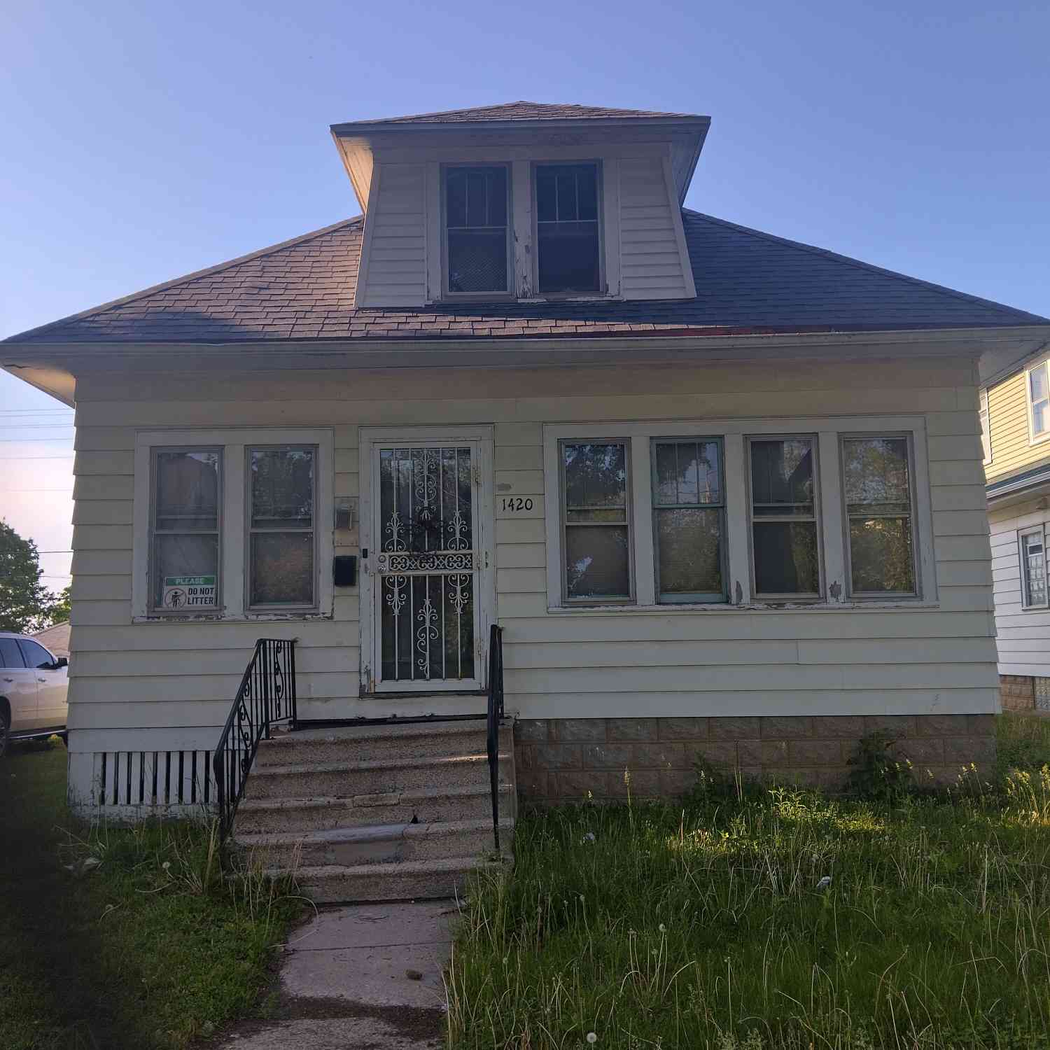 Homes For Sale - 1420 W Congress<br/> Milwaukee, WI 53209