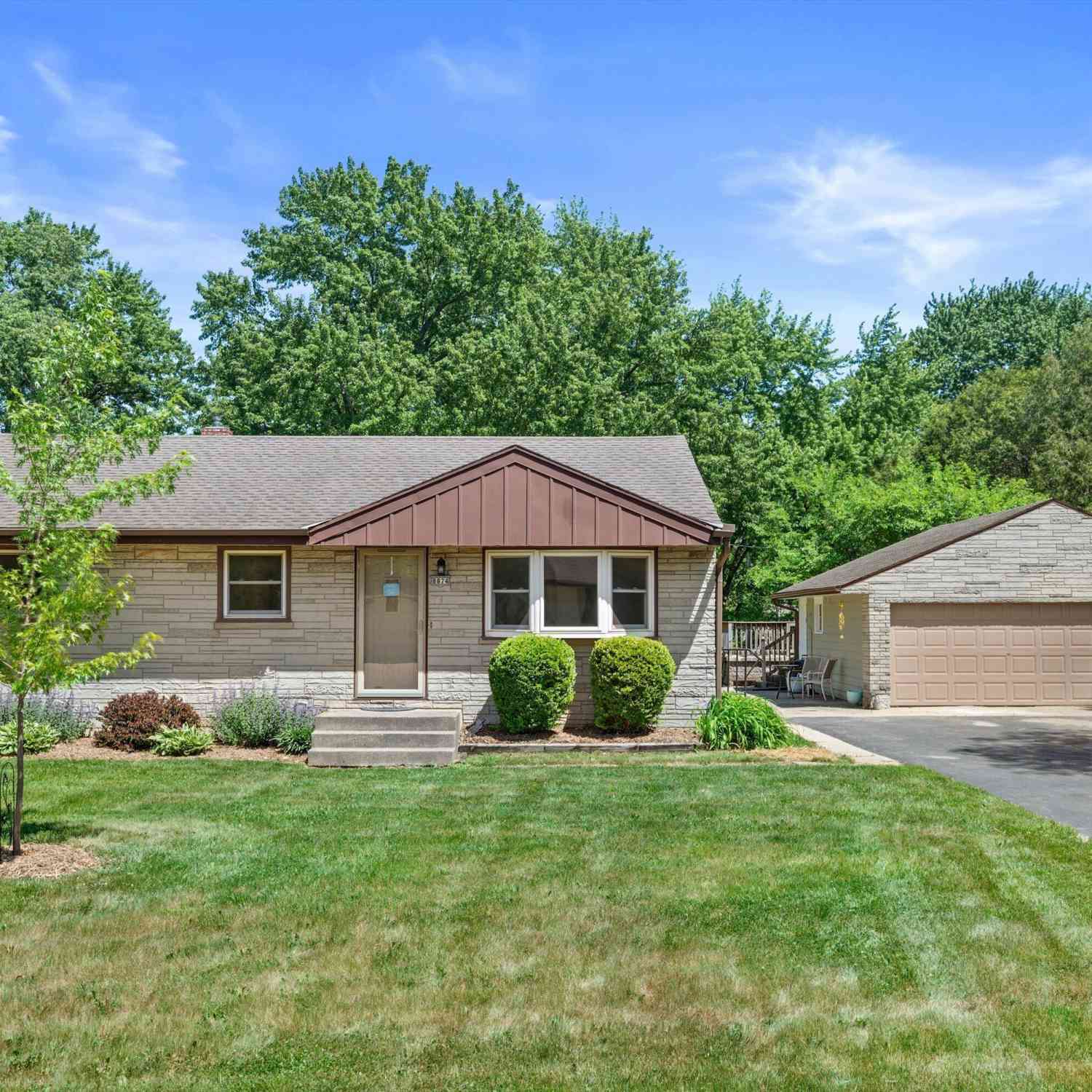Homes For Sale - 8874 S 81st<br/> Franklin, WI 53132