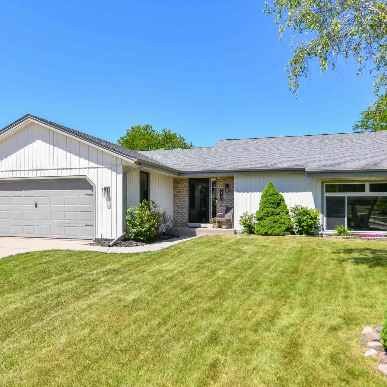 Homes For Sale - 4100 W Fieldview<br/> Franklin, WI 53132
