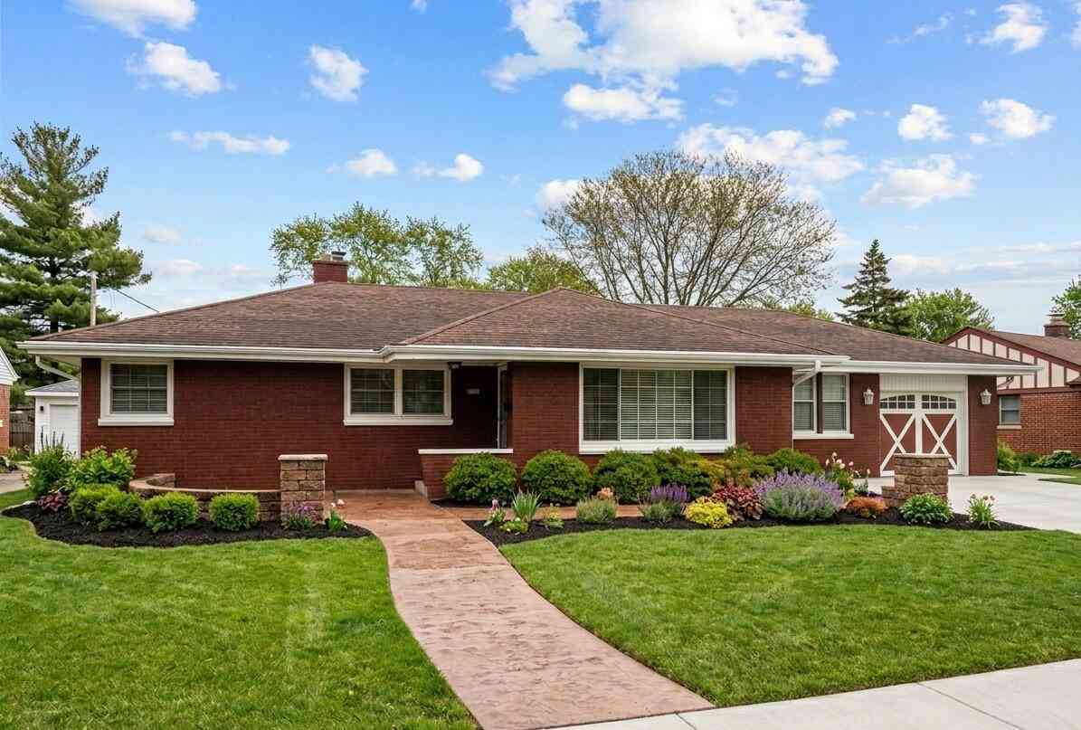 Homes For Sale - 2948 S Orleans<br/> West Allis, WI 53227